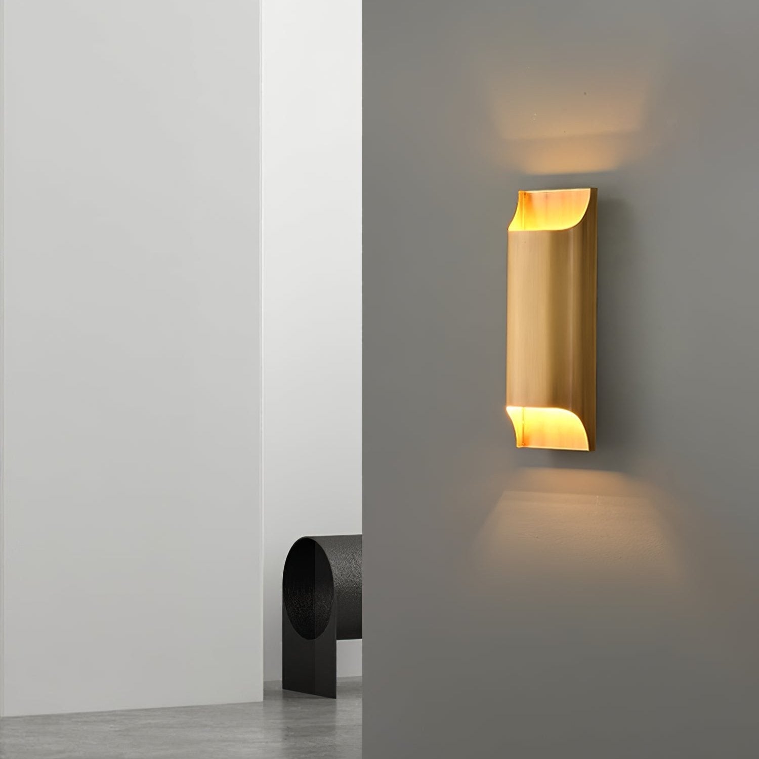 Leclerc Brass Wall Lamp - Blowlighting