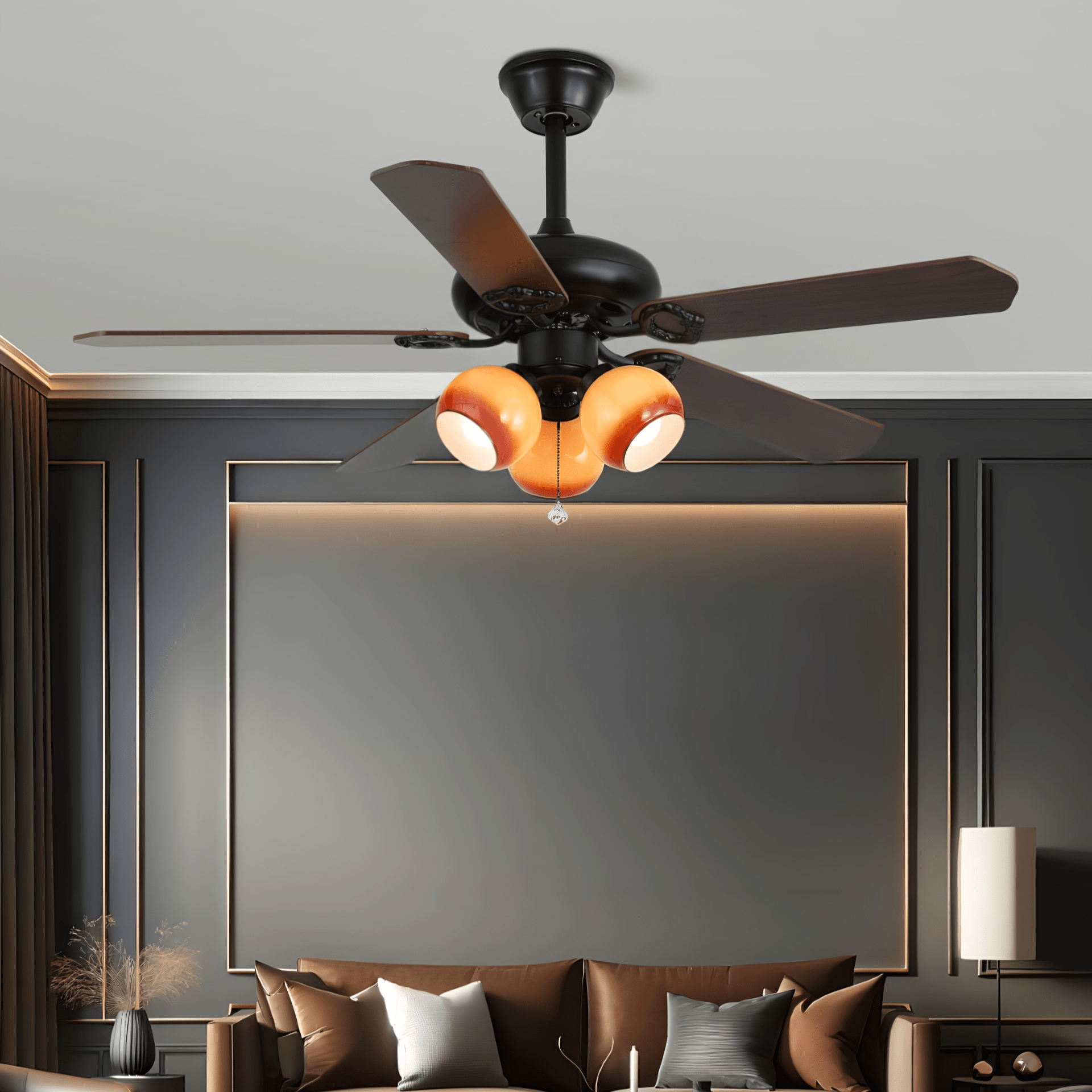 Vista laterale del ventilatore da soffitto Calviera vintage in legno e vetro che mostra il suo design