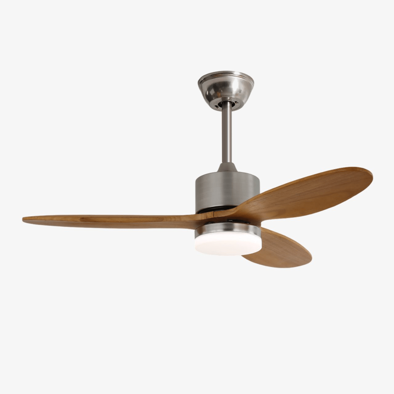 Plafoniera Ventilatore HushGlow con pale in legno e finitura argento spazzolato.