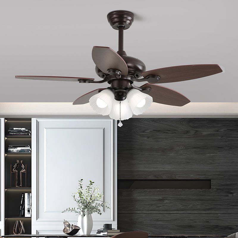 Ventilatore da soffitto con luce Solara con luce accesa