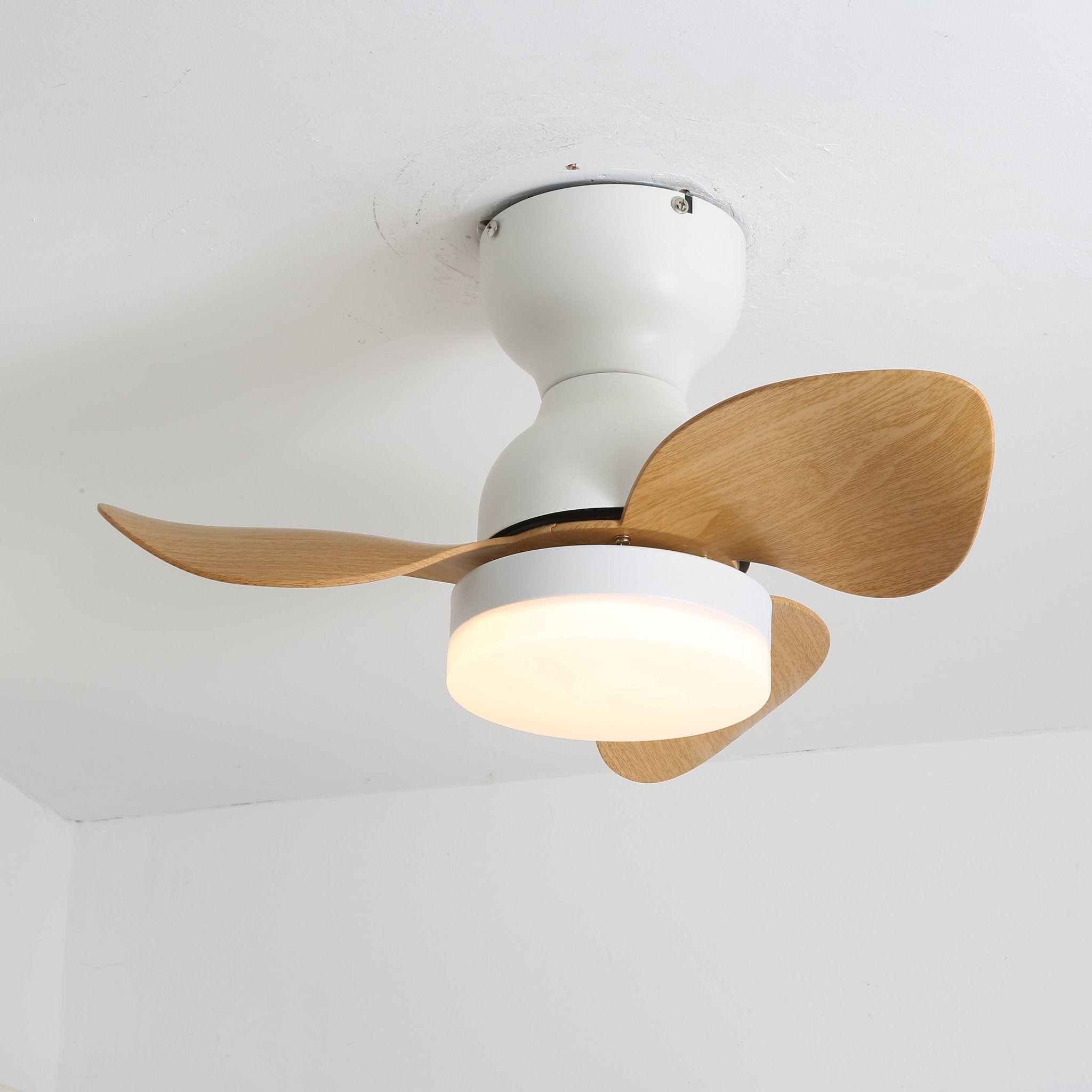 Diagramma delle dimensioni del ventilatore da soffitto con luce Silas
