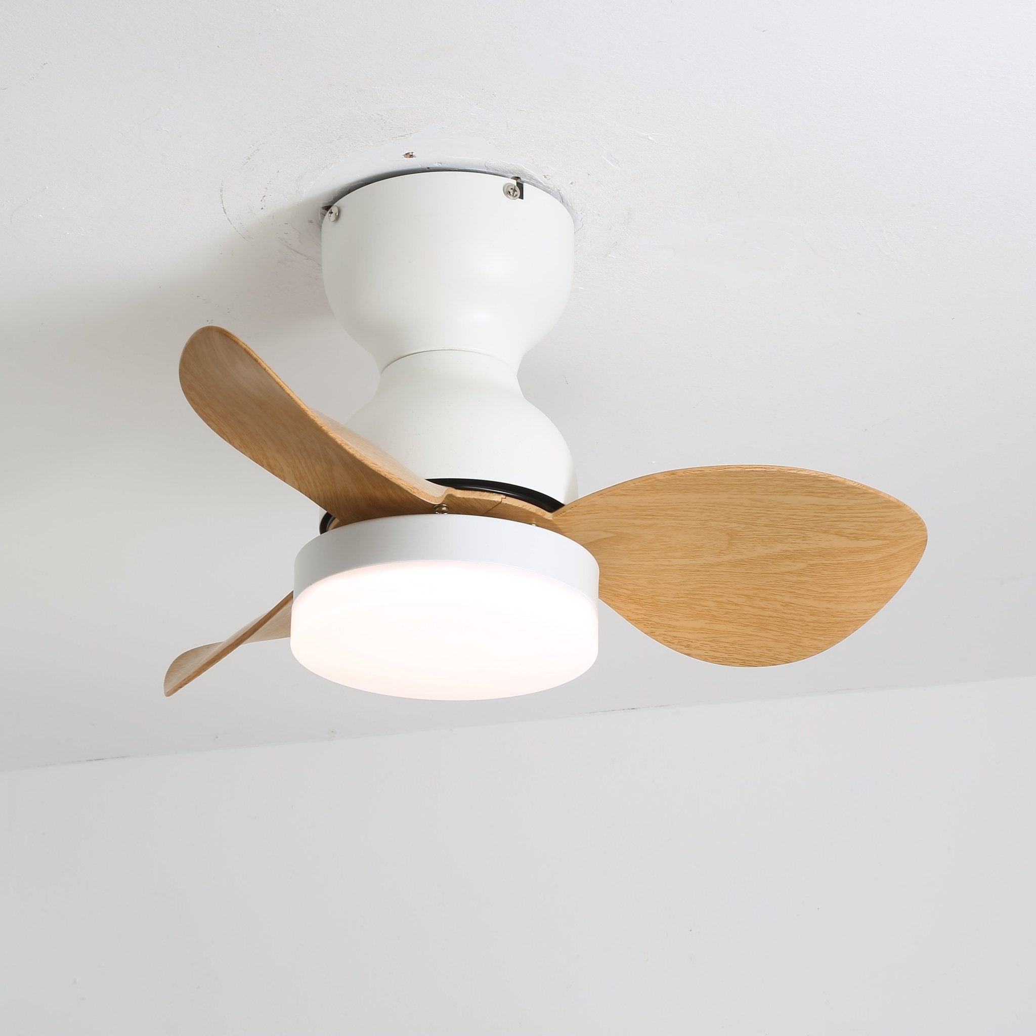Ventilatore da Soffitto con Luce Silas in finitura color legno