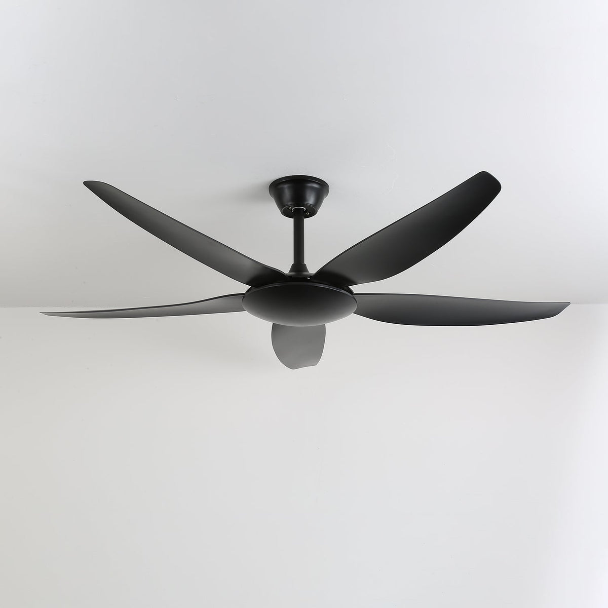 Ventilatore da soffitto Onyxa con sovrapposizione delle dimensioni
