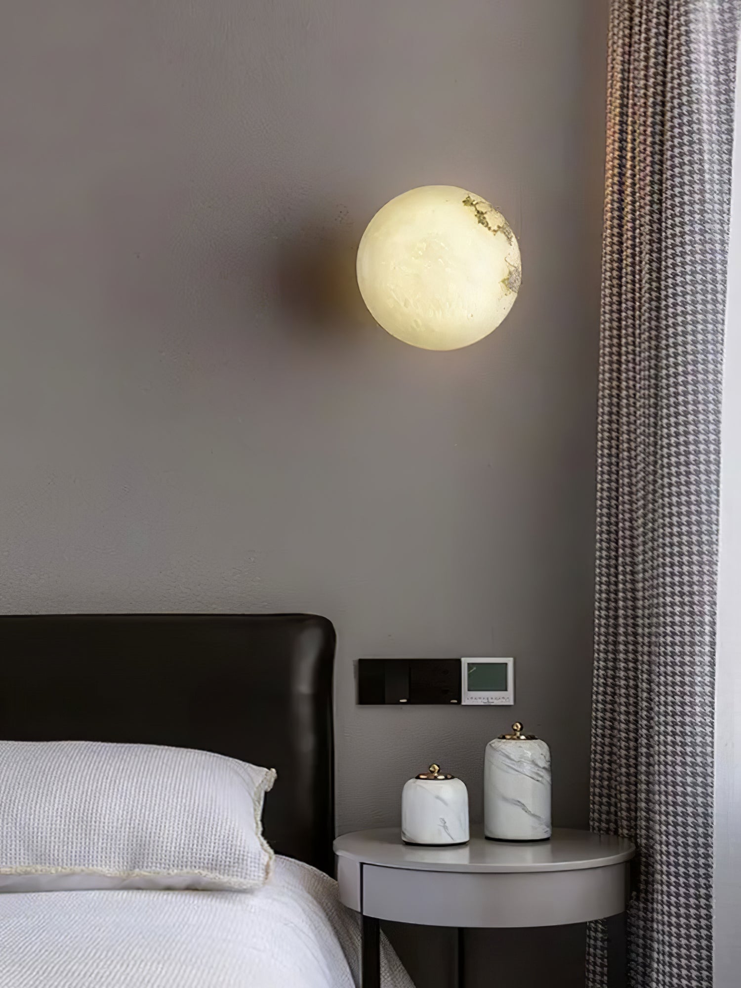 Vevinir Alabaster Globe Wall Light - Neutralighting