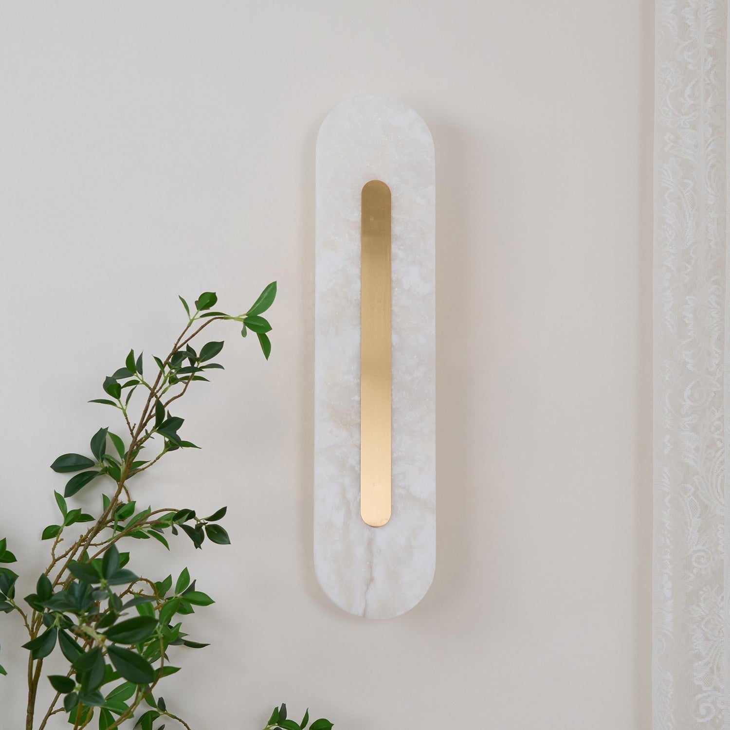 Kristy Lampada da Parete Lineare in Ottone e Alabastro