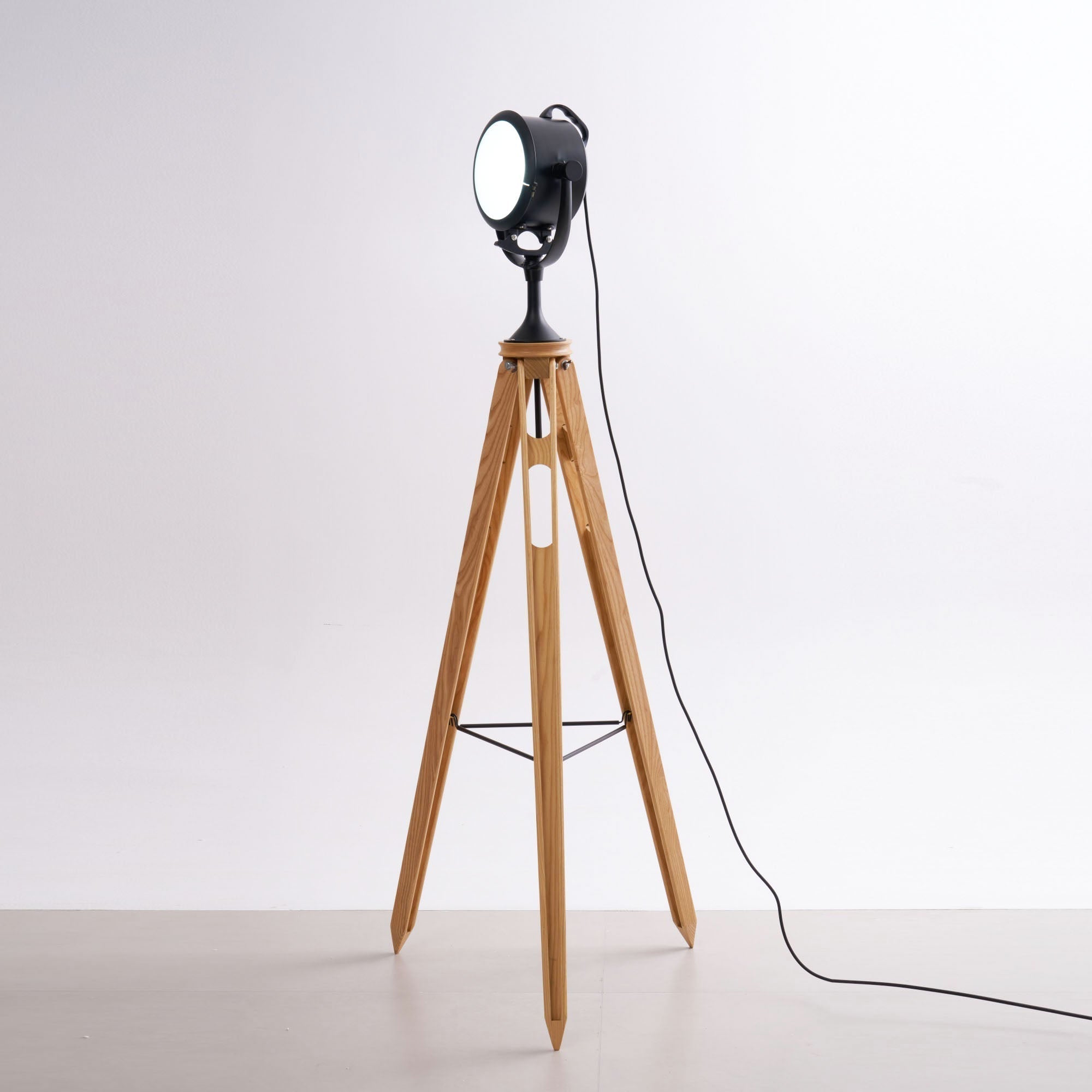 Alfred Tripod Floor Lamp - Lamp Copper