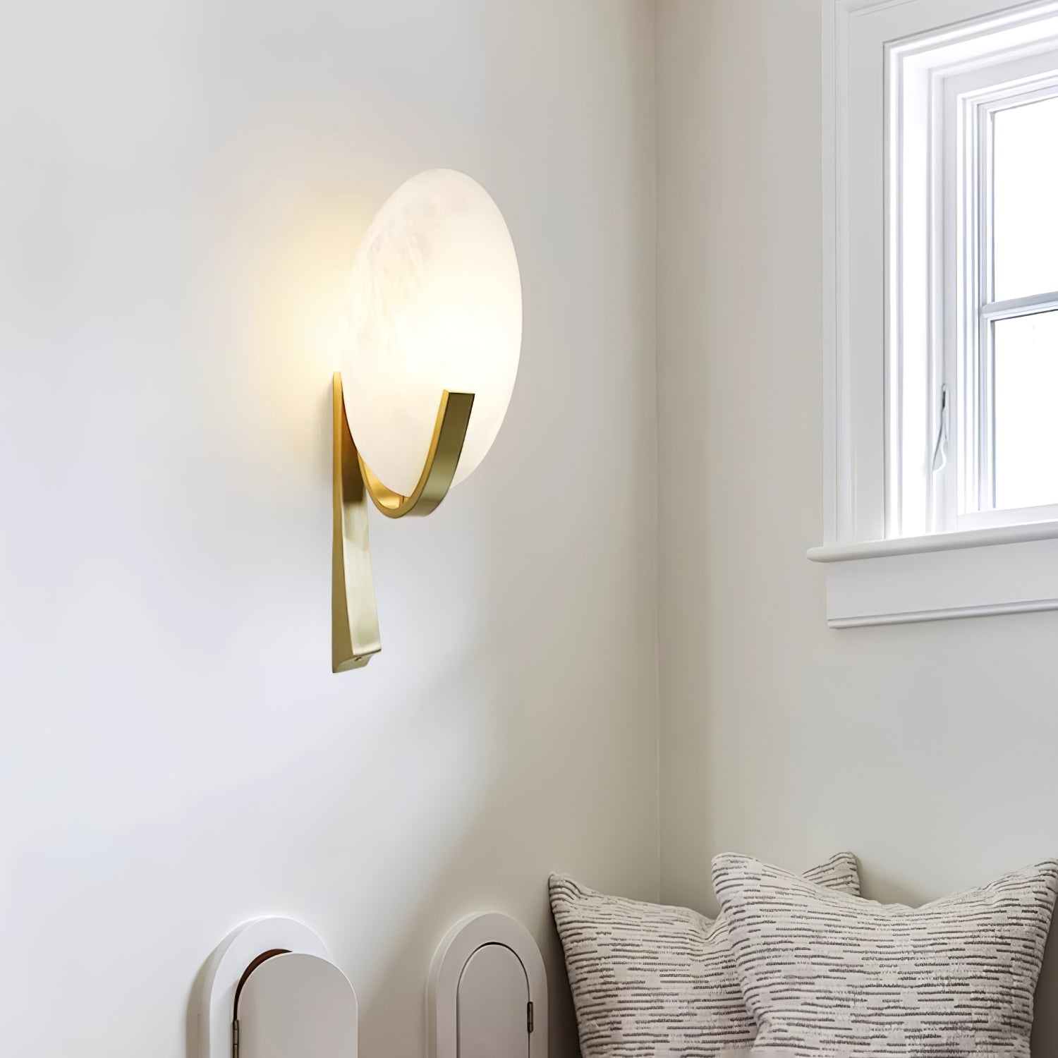 Selene Modern Alabaster Wall Lamp - Neutralighting