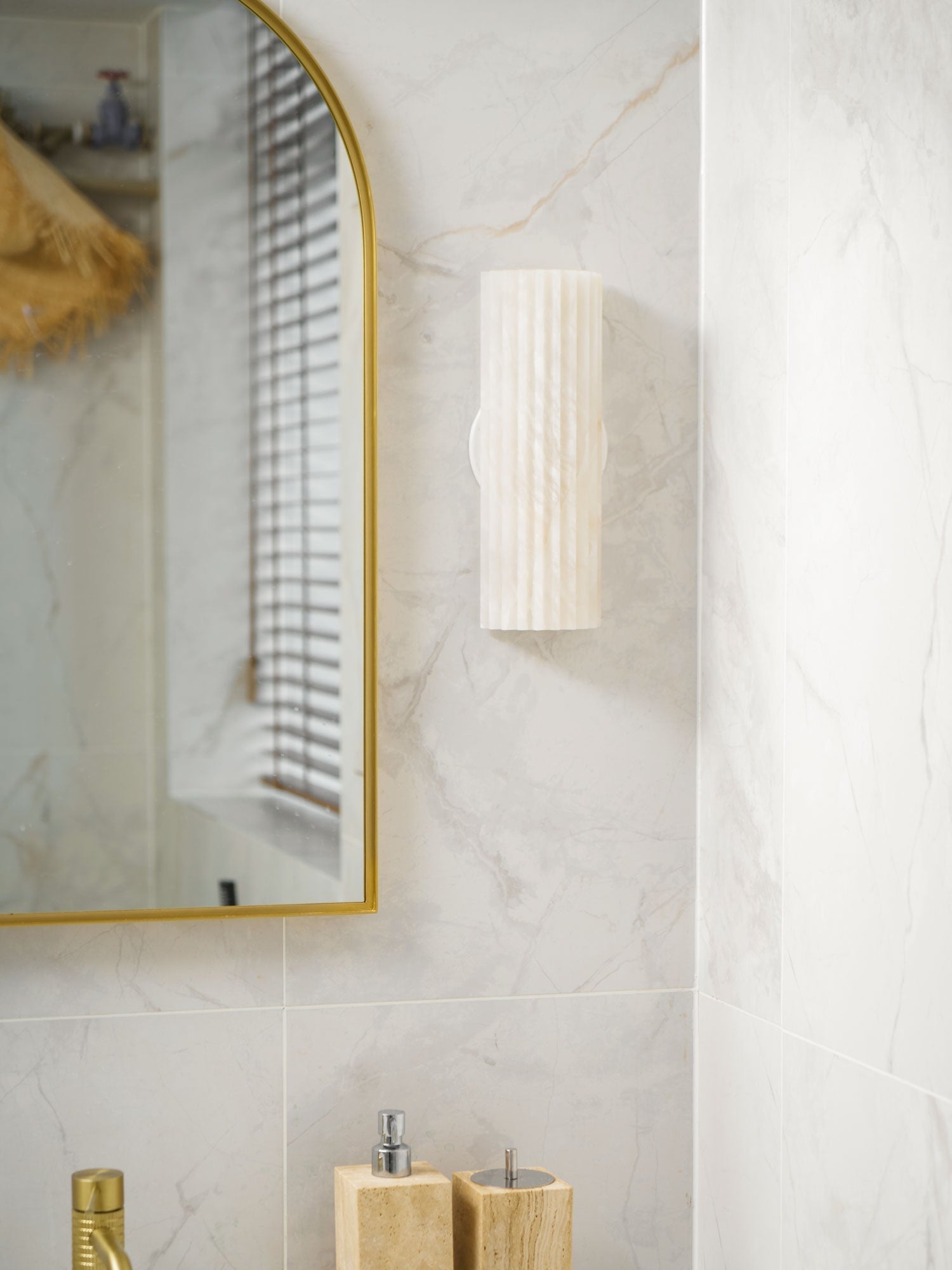 Orcarion Alabaster Wall Lamp - Neutralighting