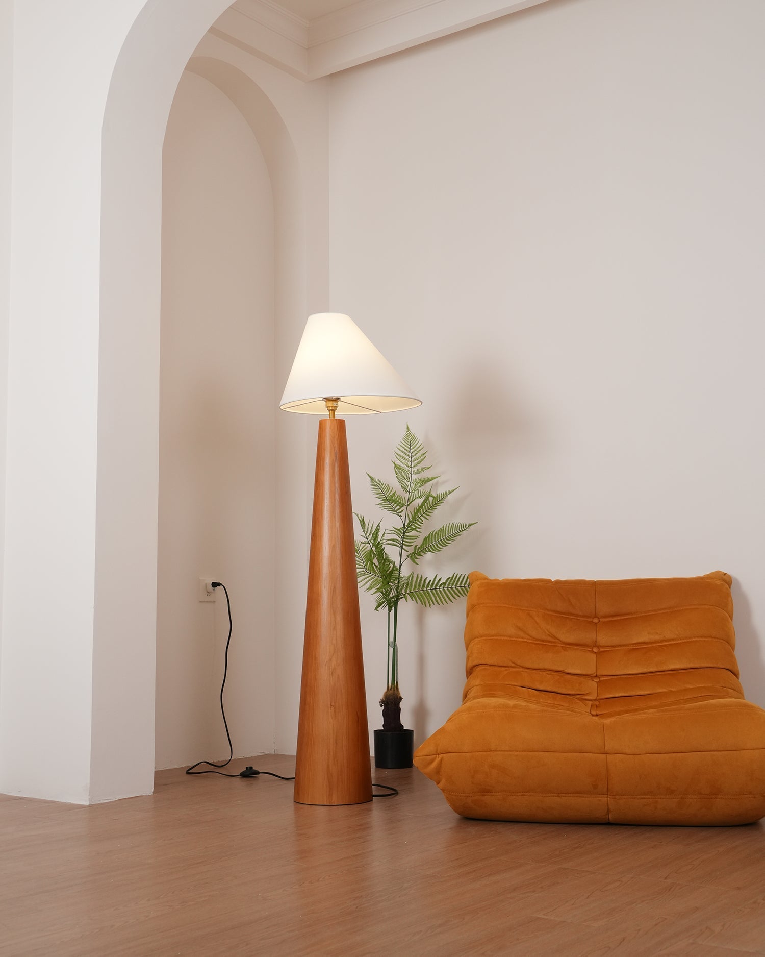 Alvin Floor Lamp - Lamp Copper