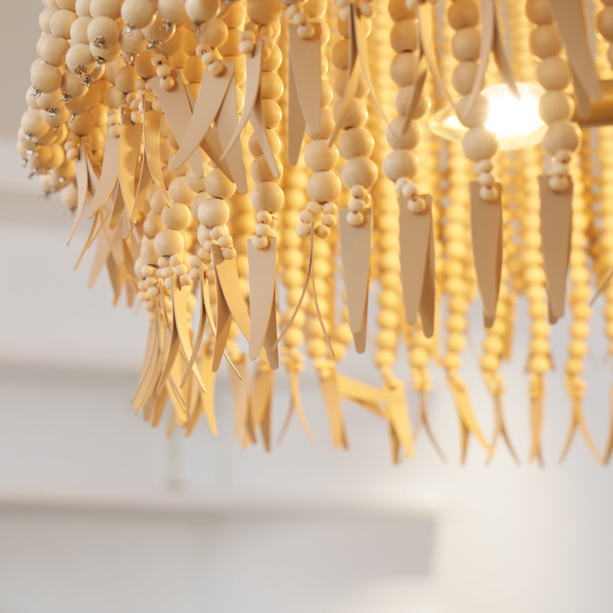 Silva Lampadario in Legno e Perline di Cocco