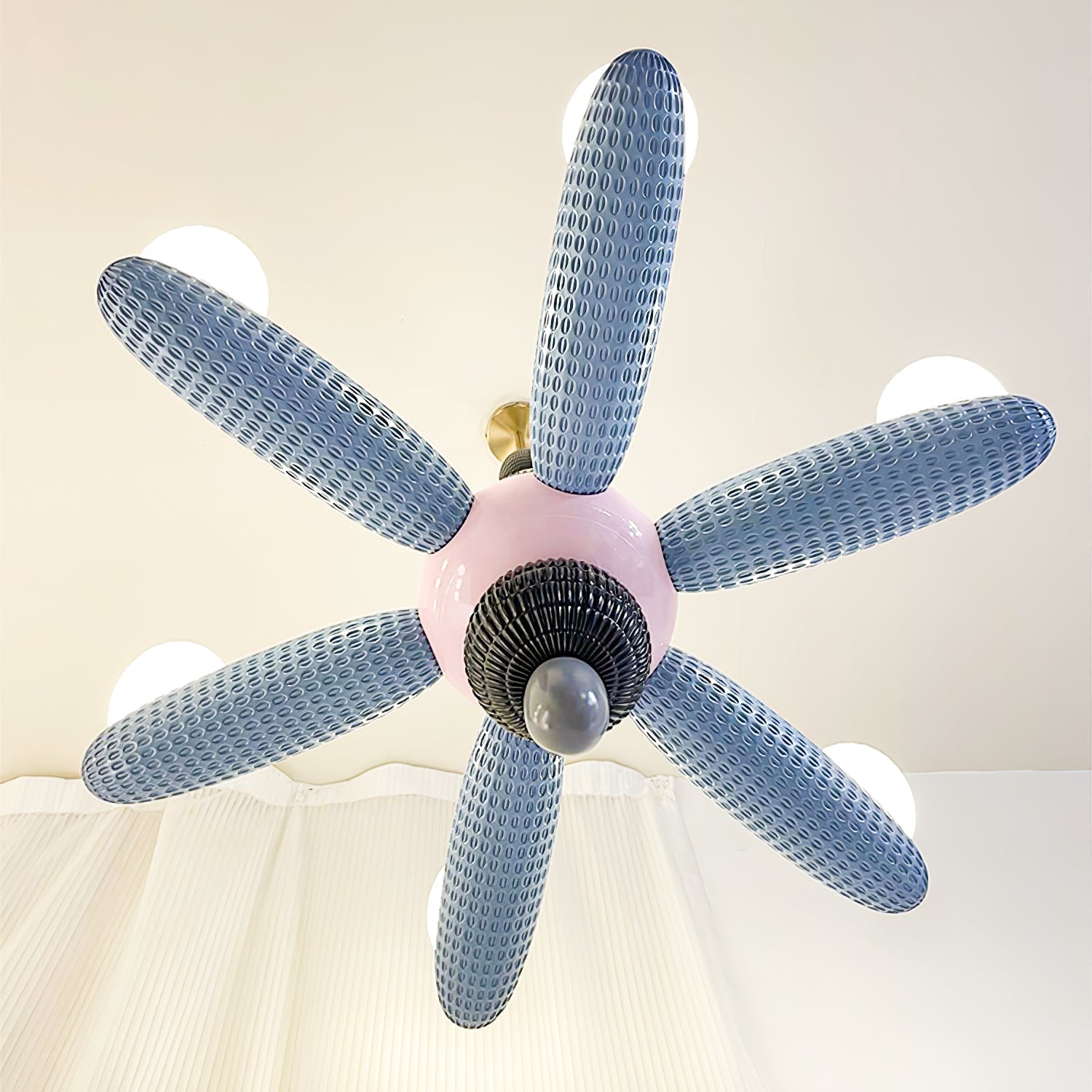 Balloons Chandelier - Blowlighting