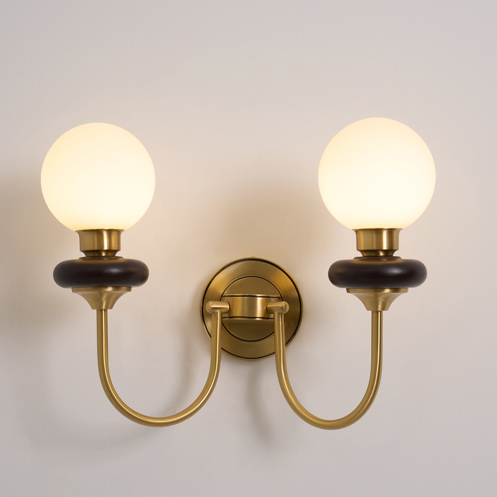 Bellevue Wall Lamp - Blowlighting