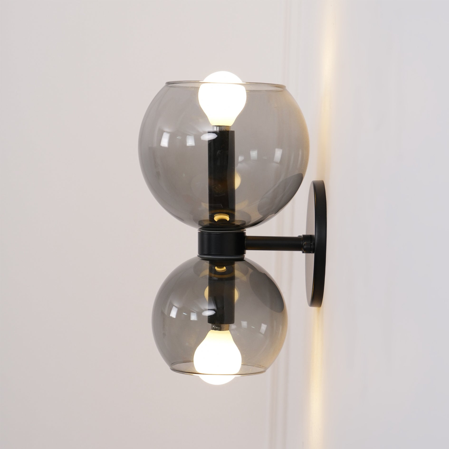 Betty Wall Lamp - Blowlighting