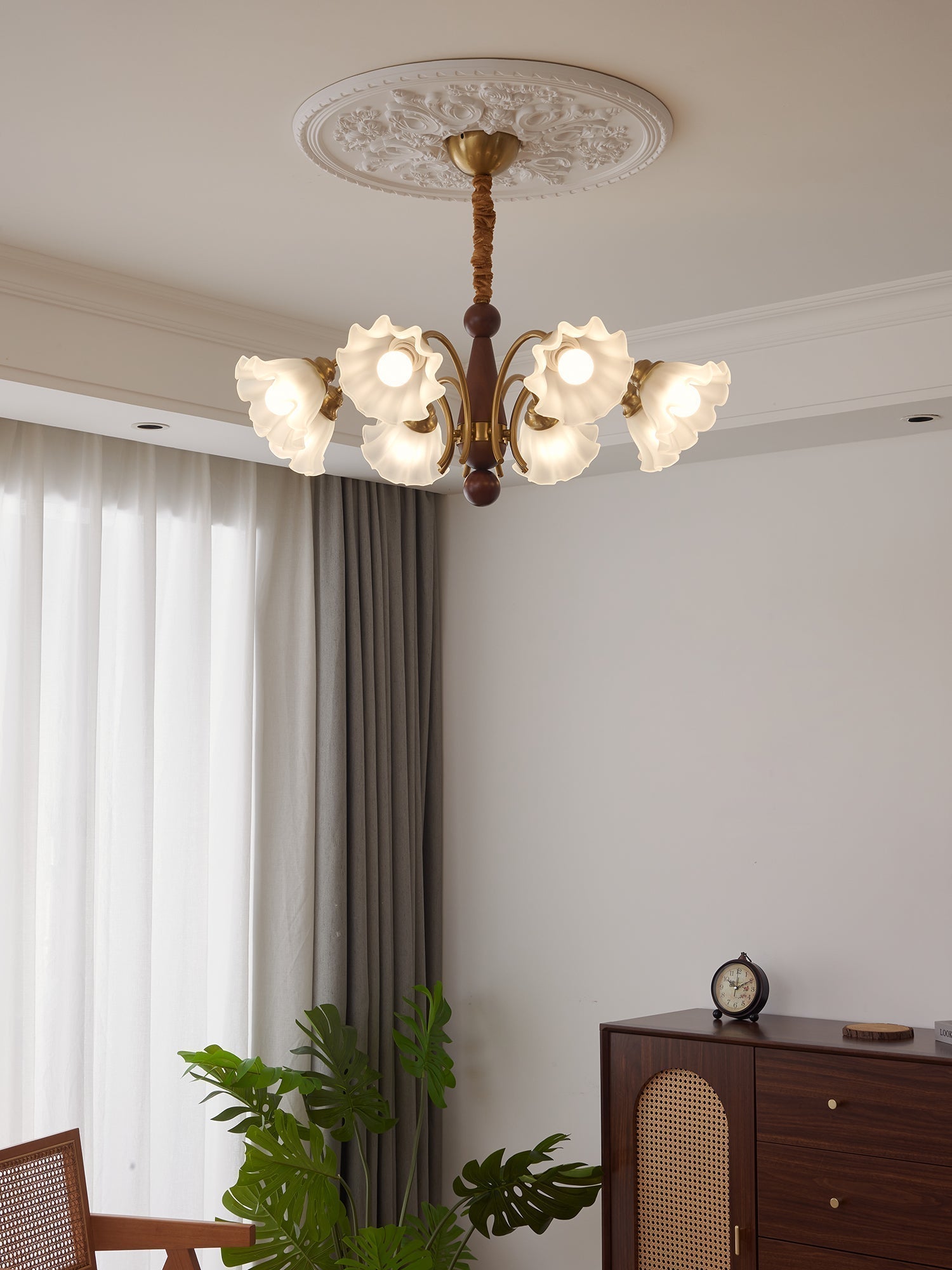 Bloomcrest Chandelier - Blowlighting