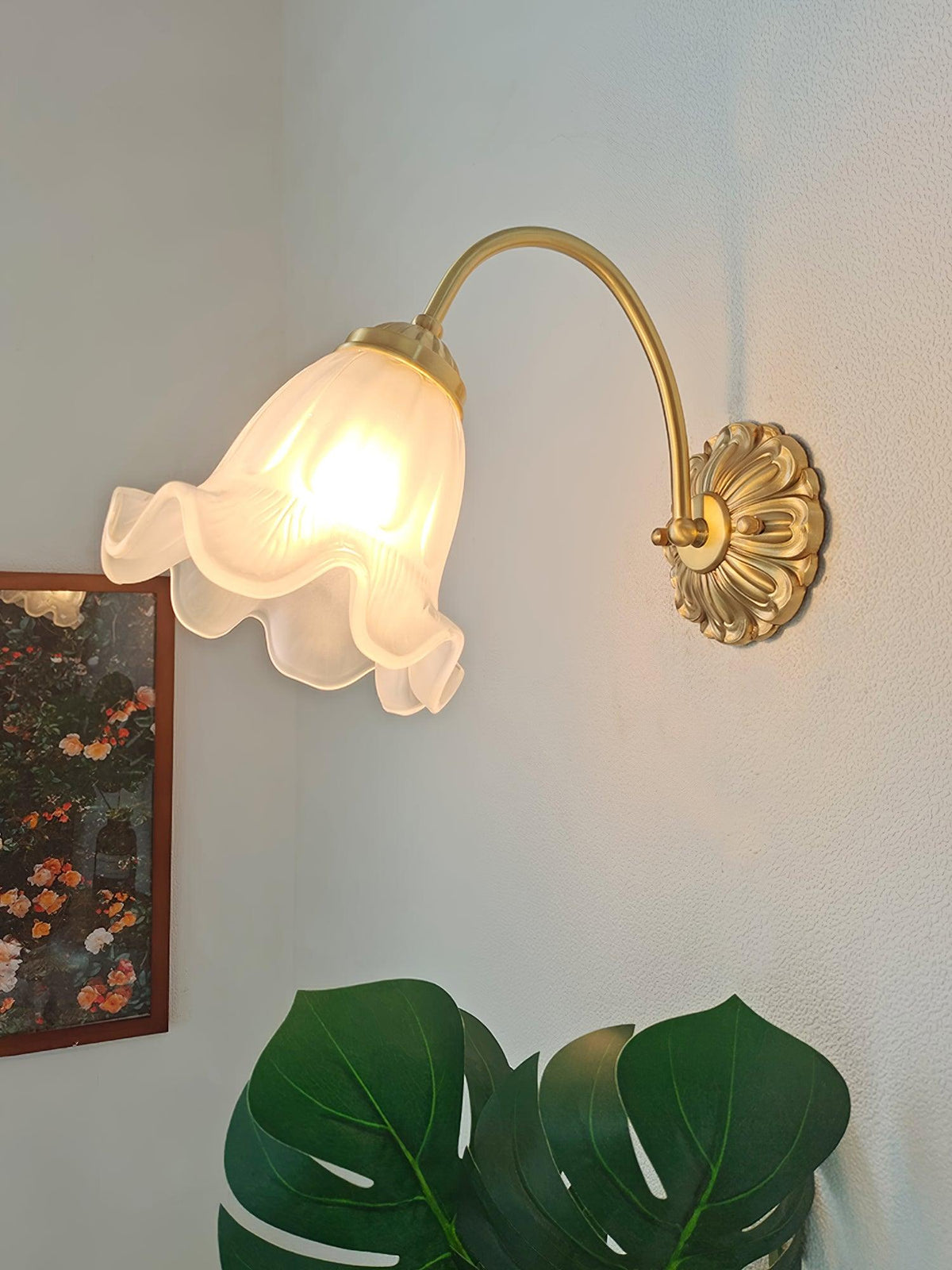 Brass Floral Glass Sconce - Blowlighting
