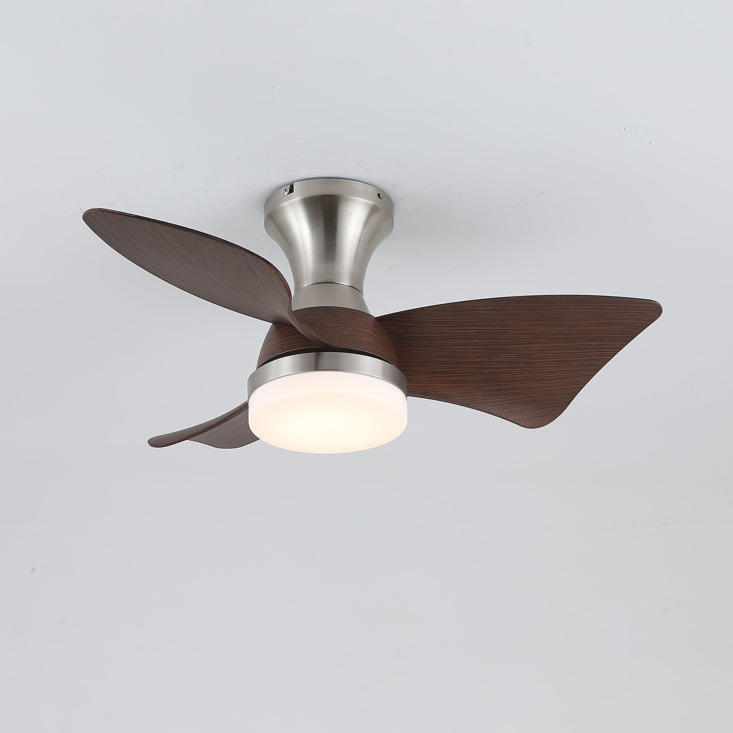 Ventilatore da soffitto moderno Aureon con luce e telecomando