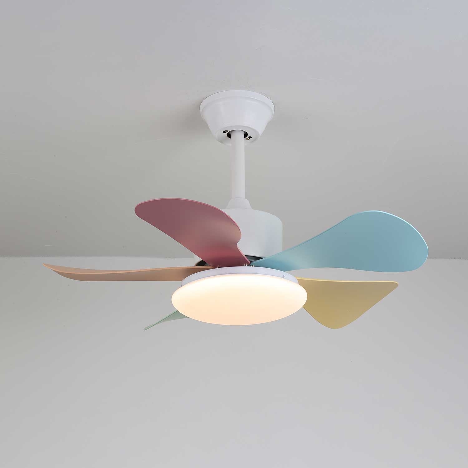Ventilatore da soffitto Liora in vetro colorato, vista generale 2