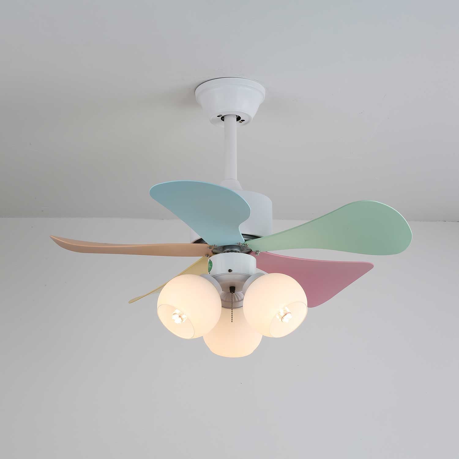 Ventilatore da soffitto Liora in vetro colorato, vista generale 10
