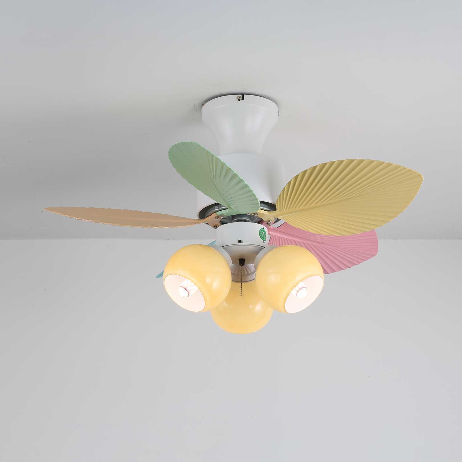 Ventilatore da soffitto Liora in vetro colorato, con illuminazione ambientale