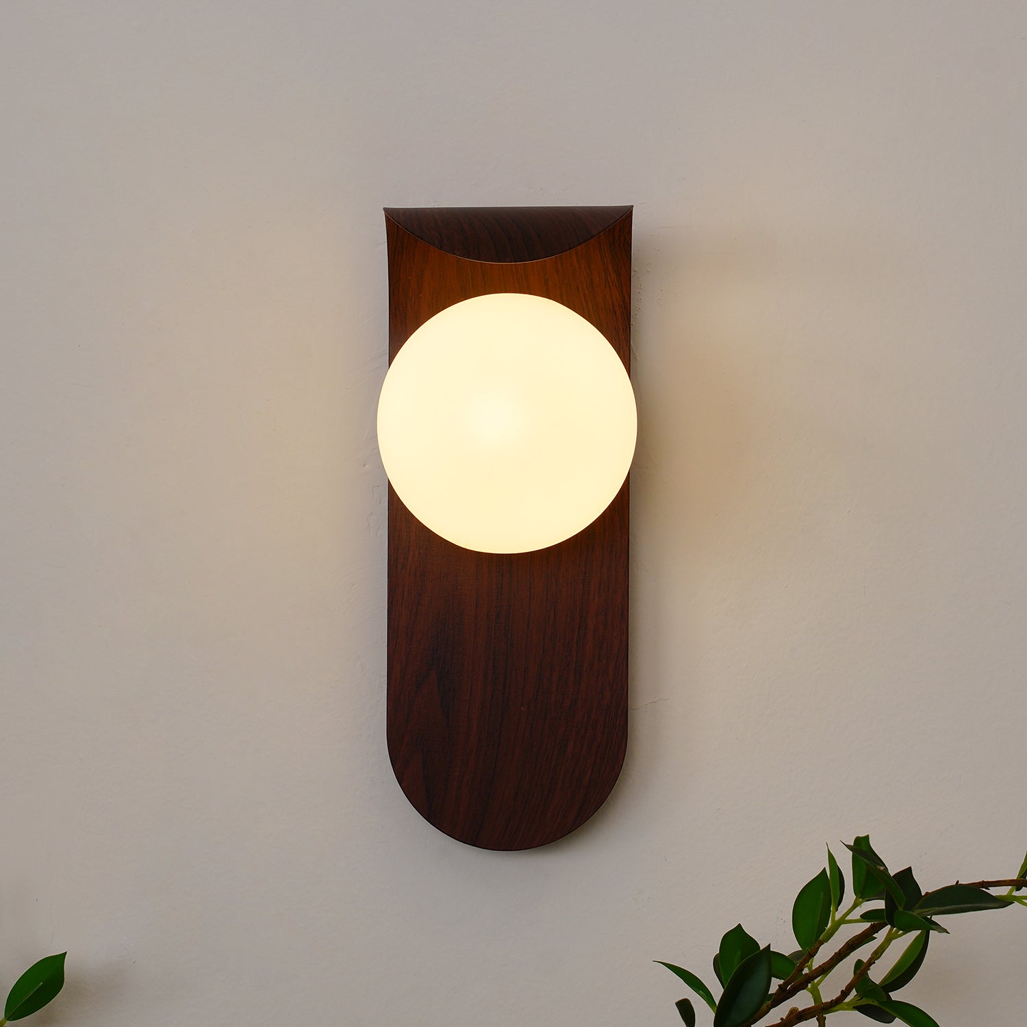 Muto Lampada da Parete Interna Legno / Noce