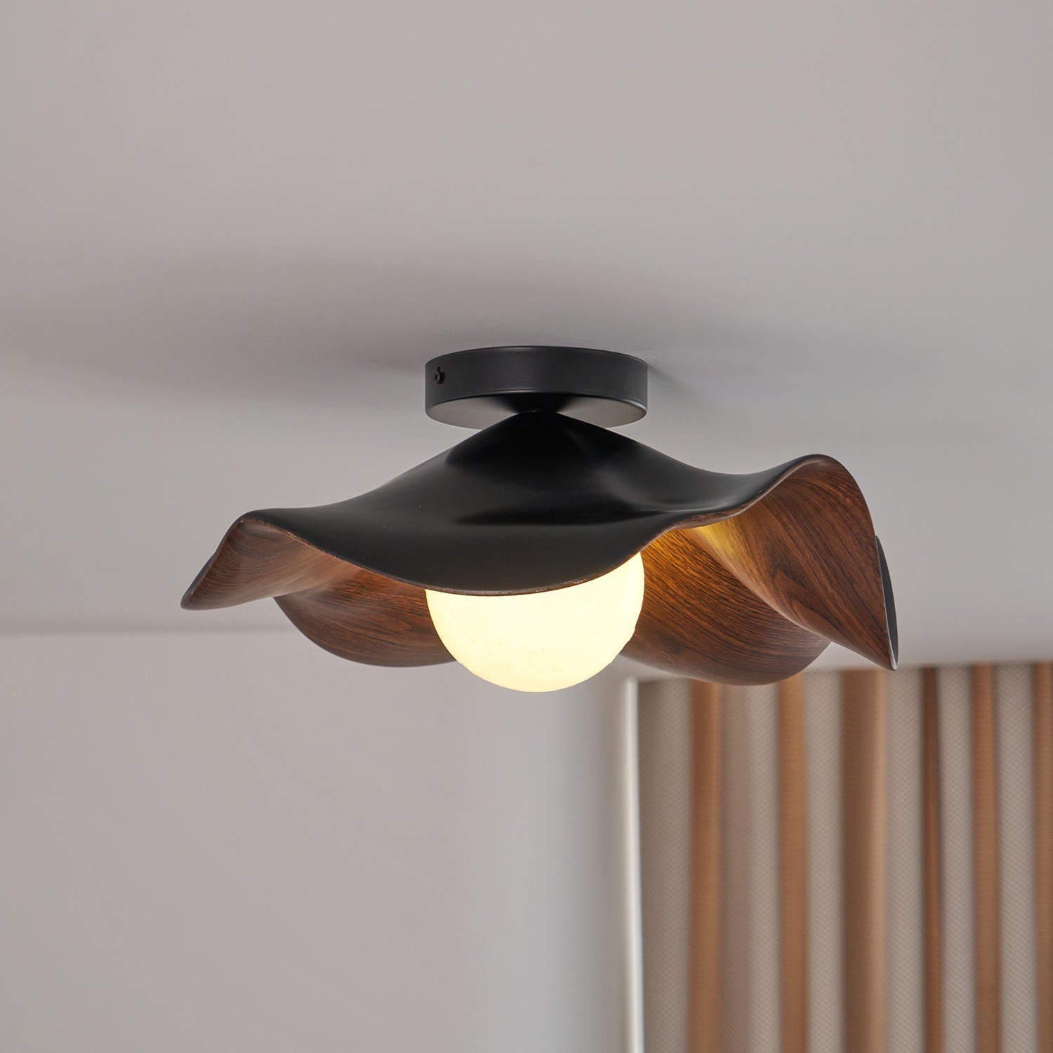 Muto Lampada da Soffitto in Legno Nero e Bianco