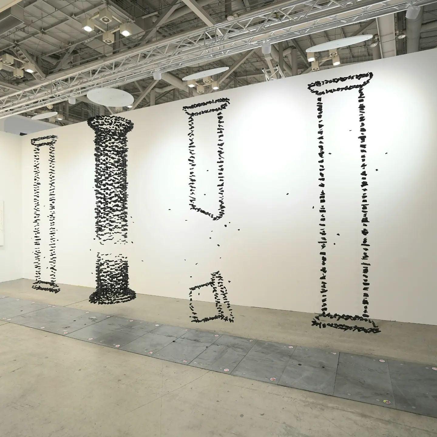 Black Stones Chandeliers - Blowlighting