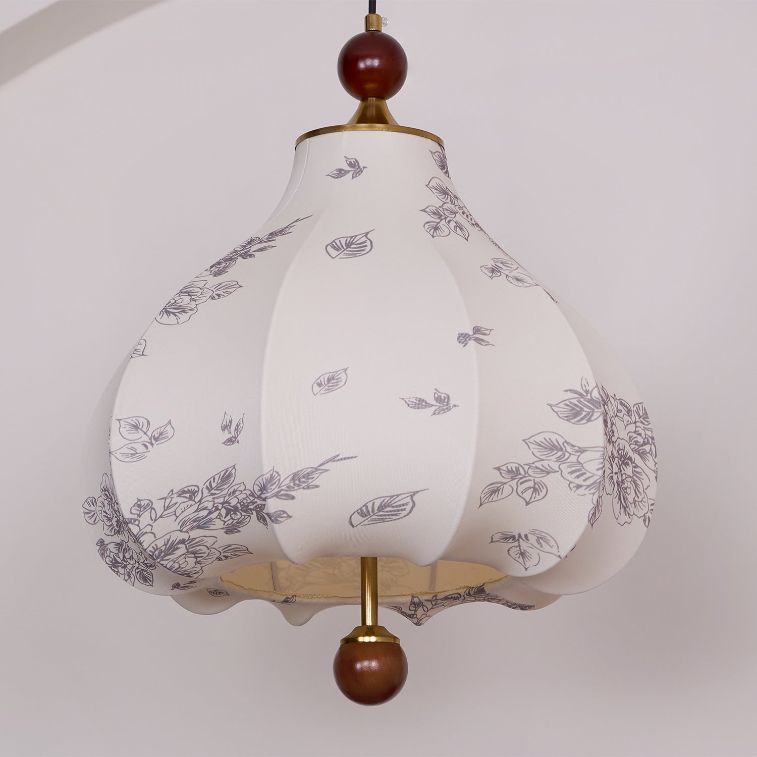 Chestnut Bloom Pendant Lamp - Blowlighting