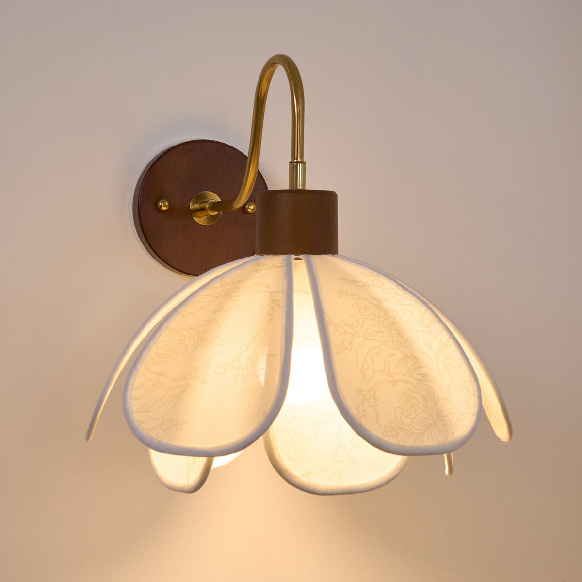 Florayne Vintage Floral Glass Wall Lamp - Letslighting