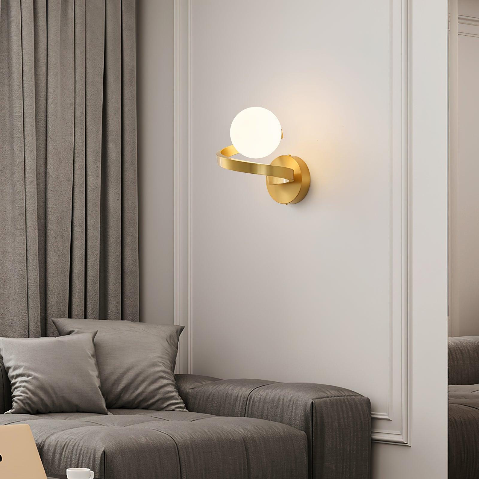 Curved Brass Wall Lamp - Blowlighting