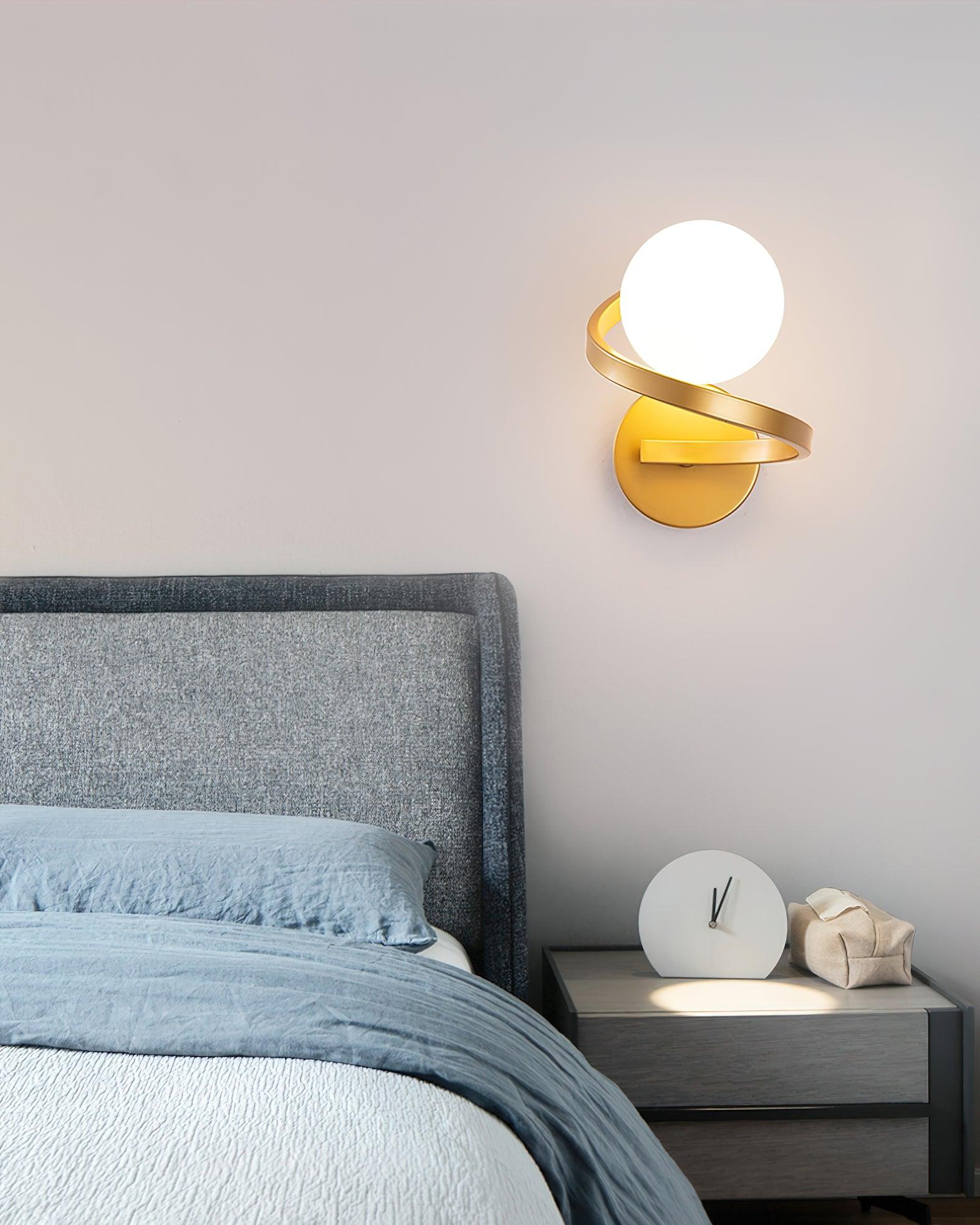Curved Brass Wall Lamp - Blowlighting