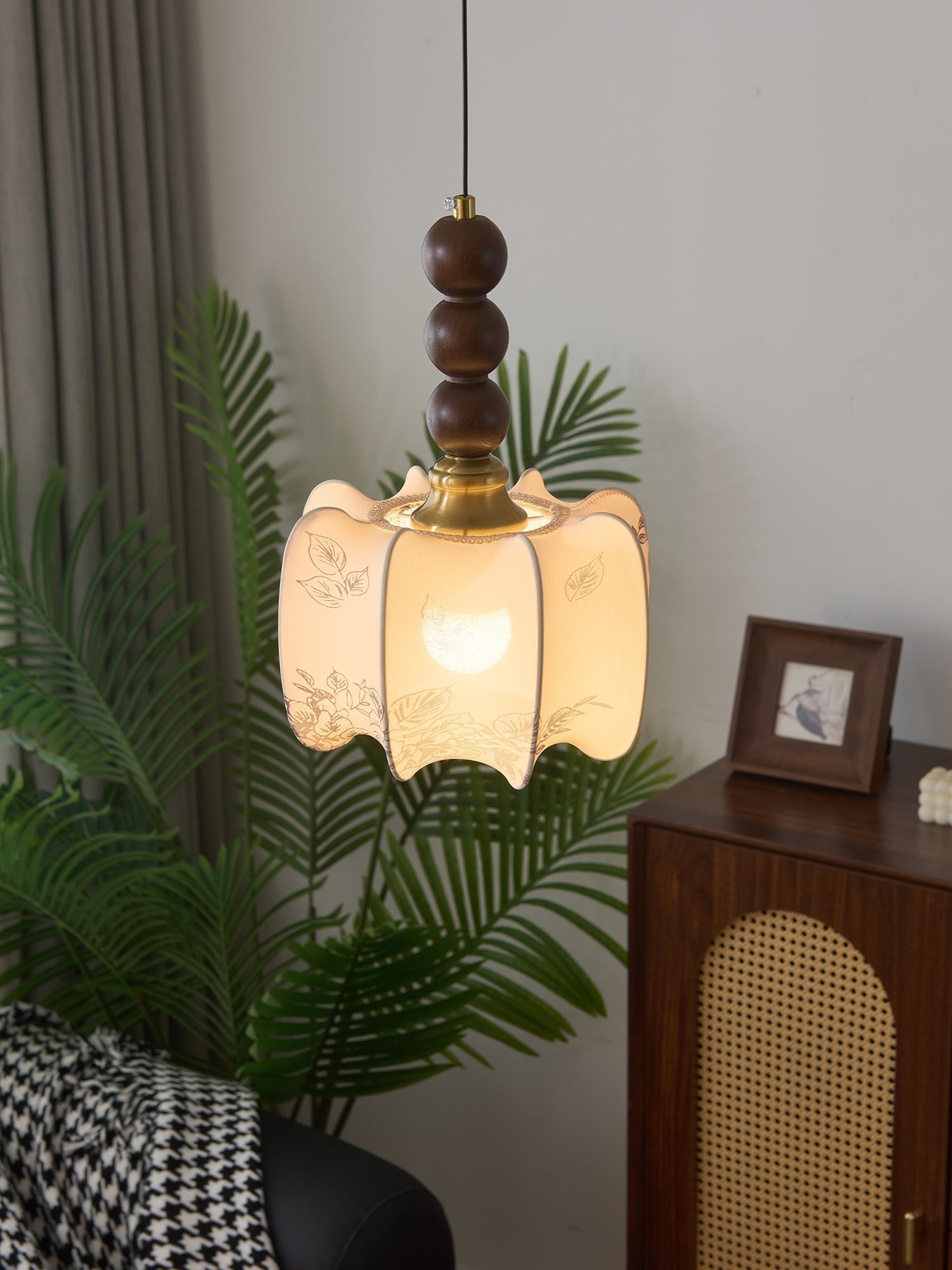 Eloria Pendant Light - Blowlighting