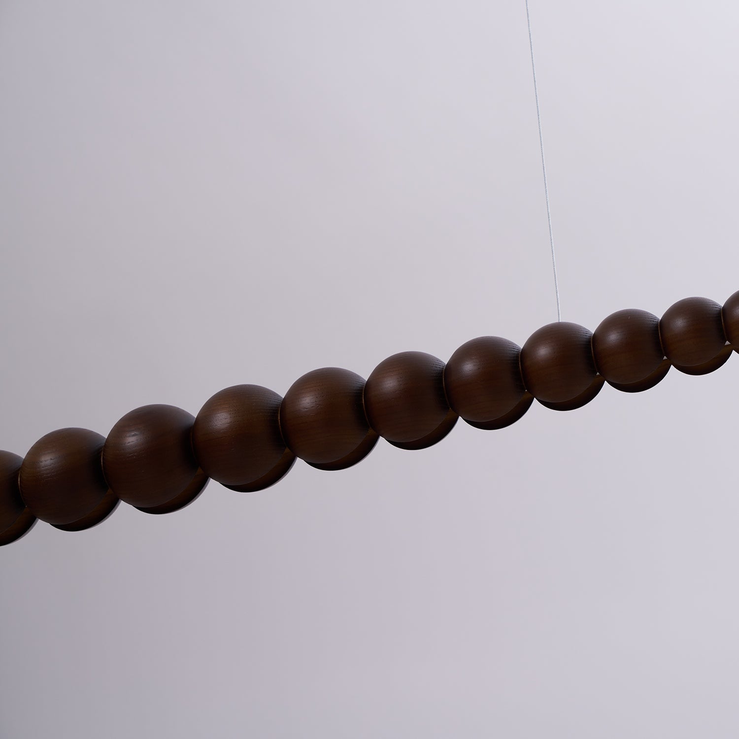 Muto Lampadario in Legno con Perle