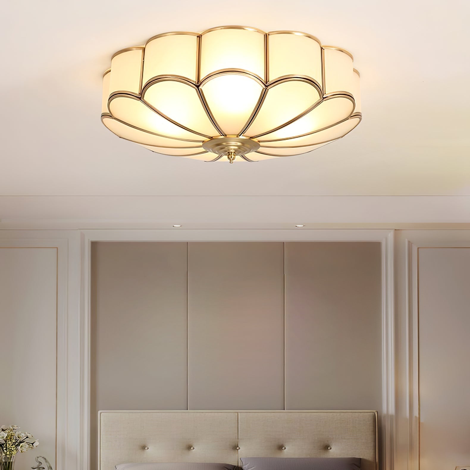Tiffany Lampada da Soffitto a Forma di Fiore in Vetro Opaco e Ottone