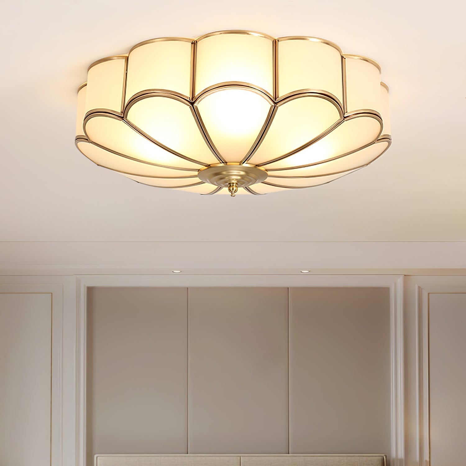Tiffany Lampada da Soffitto a Forma di Fiore in Vetro Opaco e Ottone
