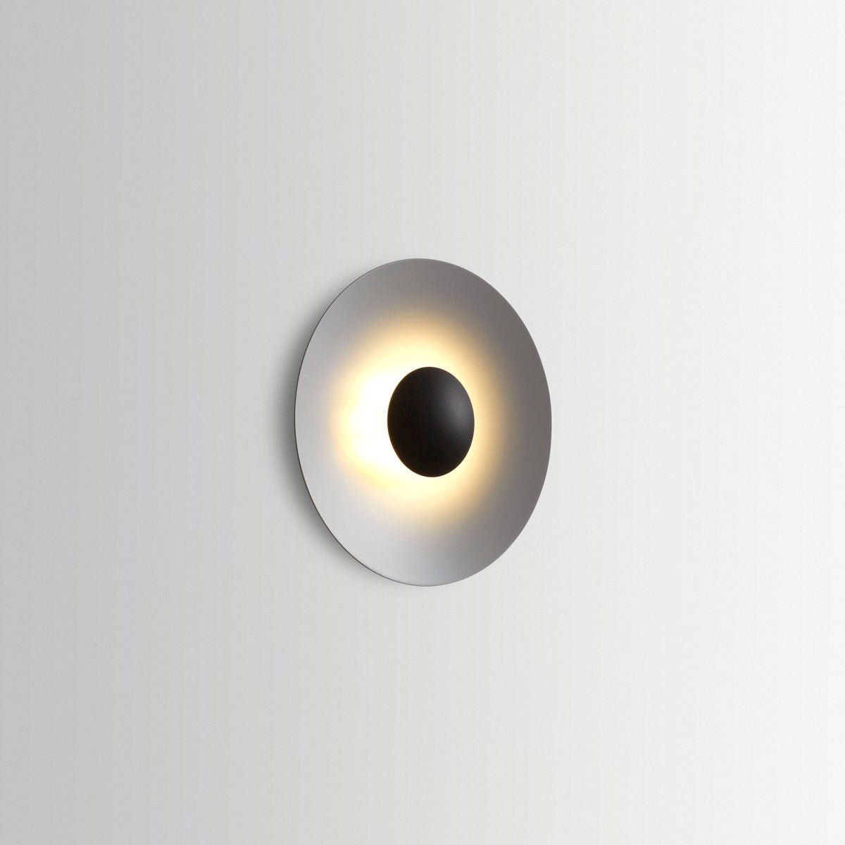 Ginger Modern Minimalist Round Metal Wall Lamp - Blowlighting