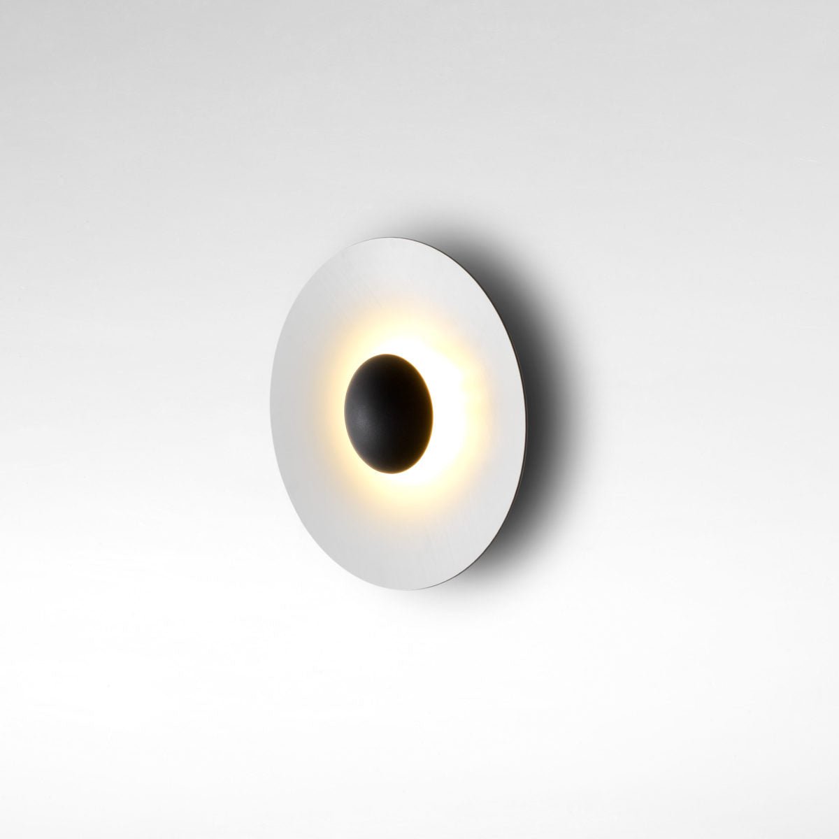 Ginger Modern Minimalist Round Metal Wall Lamp - Blowlighting