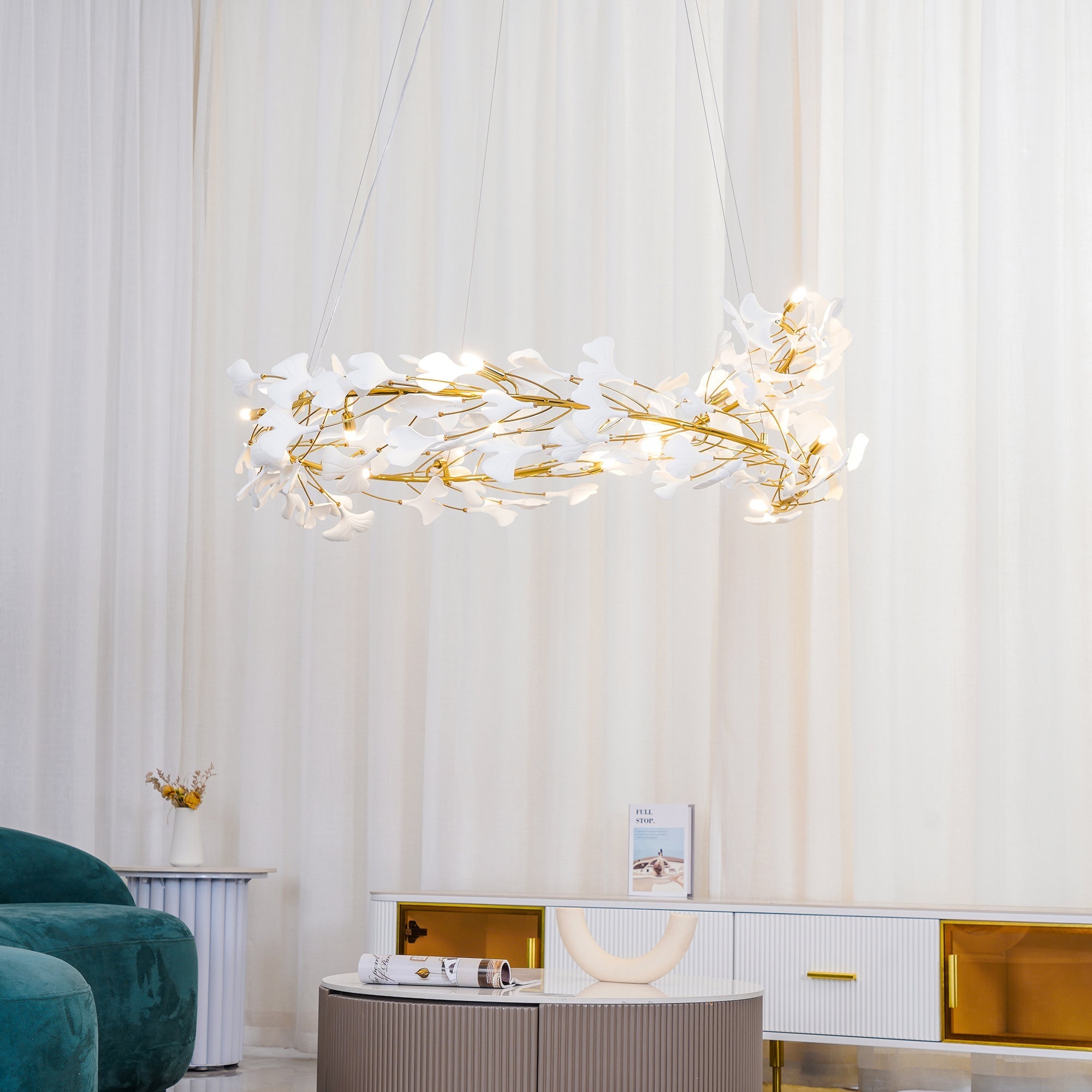 Olivia Lampadario moderno a LED dorato GinkLuxe, metallo e ceramica