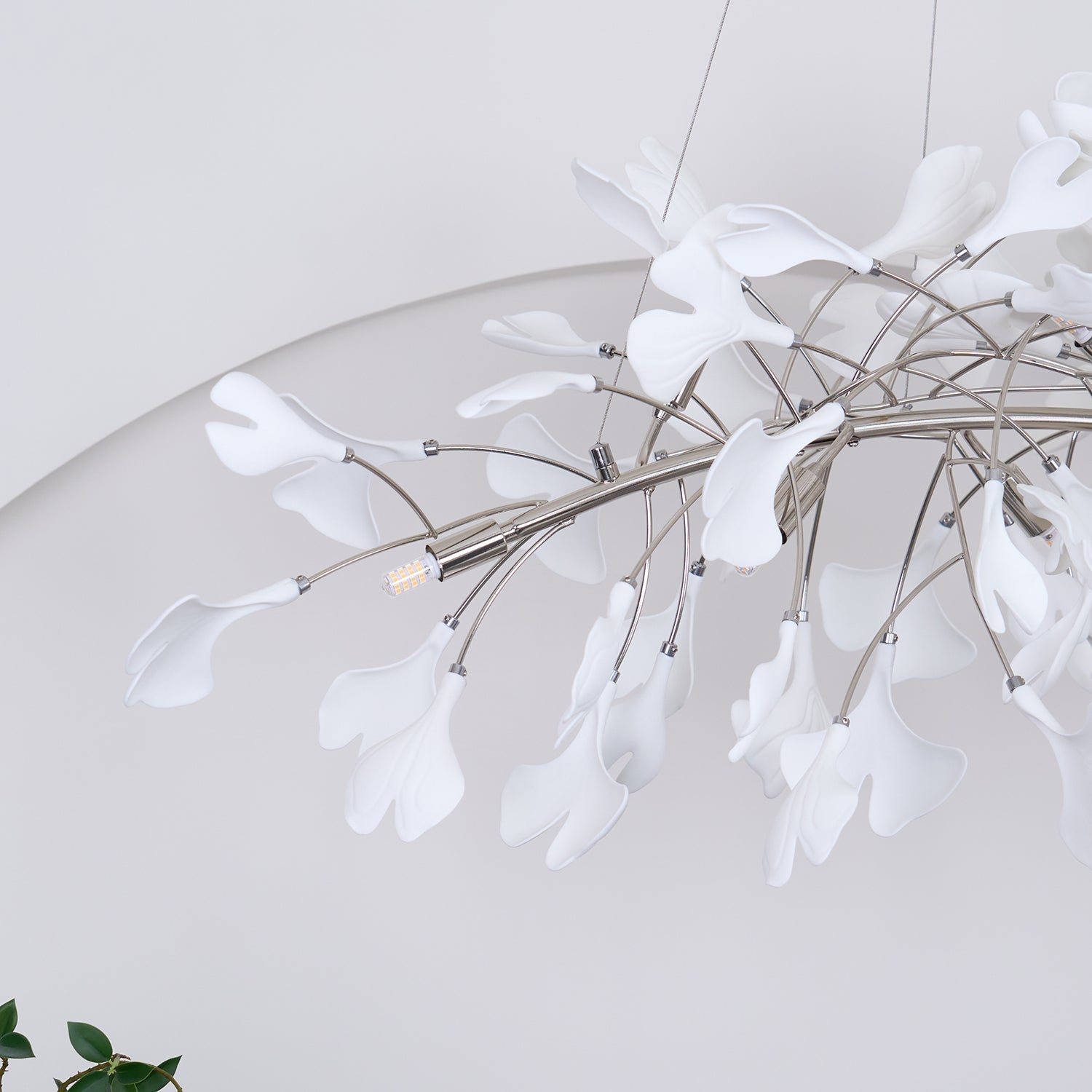 Olivia Lampadario Gingko Stile Art Déco con Foglie Inclinate Verso il Basso