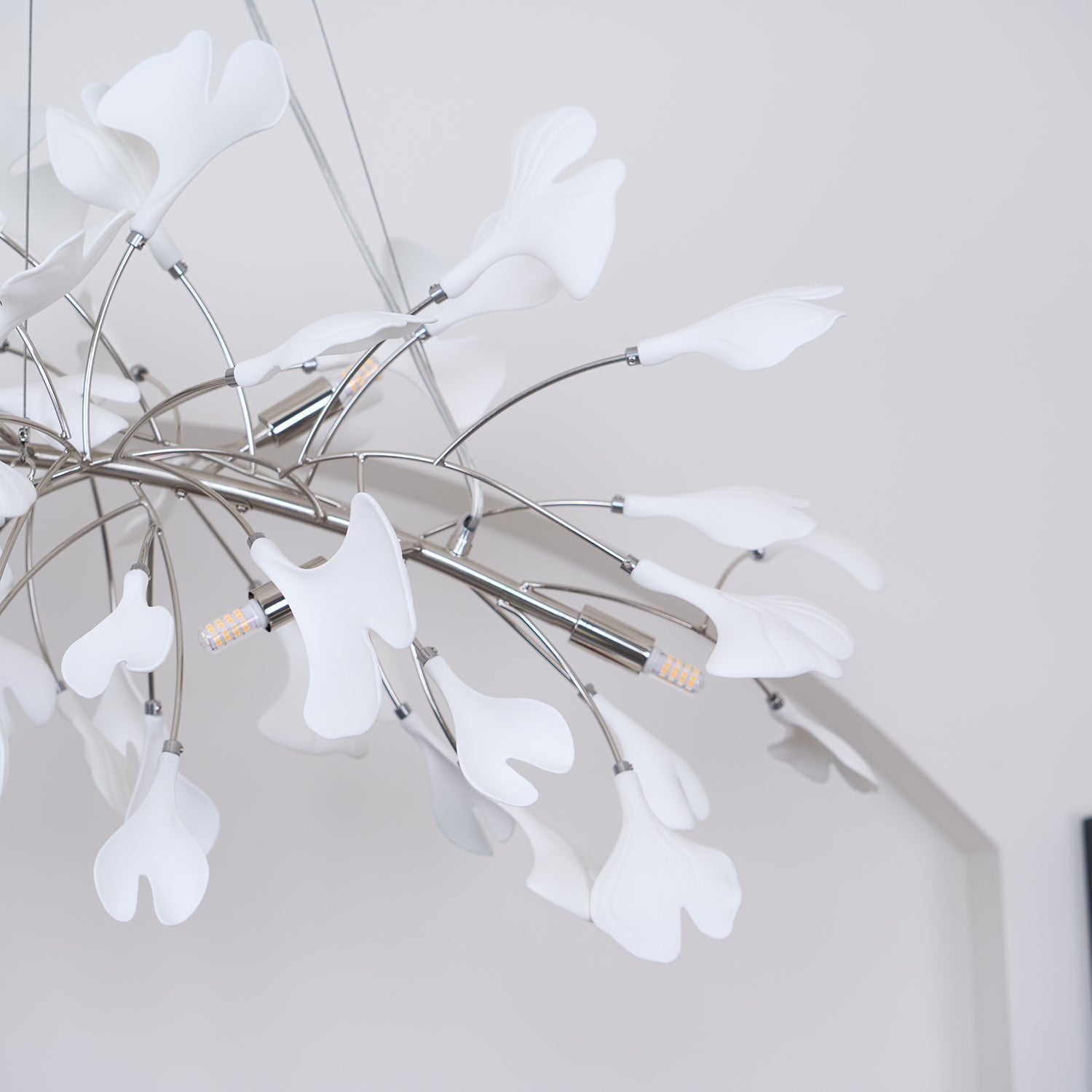 Olivia Lampadario Gingko Stile Art Déco con Foglie Inclinate Verso il Basso