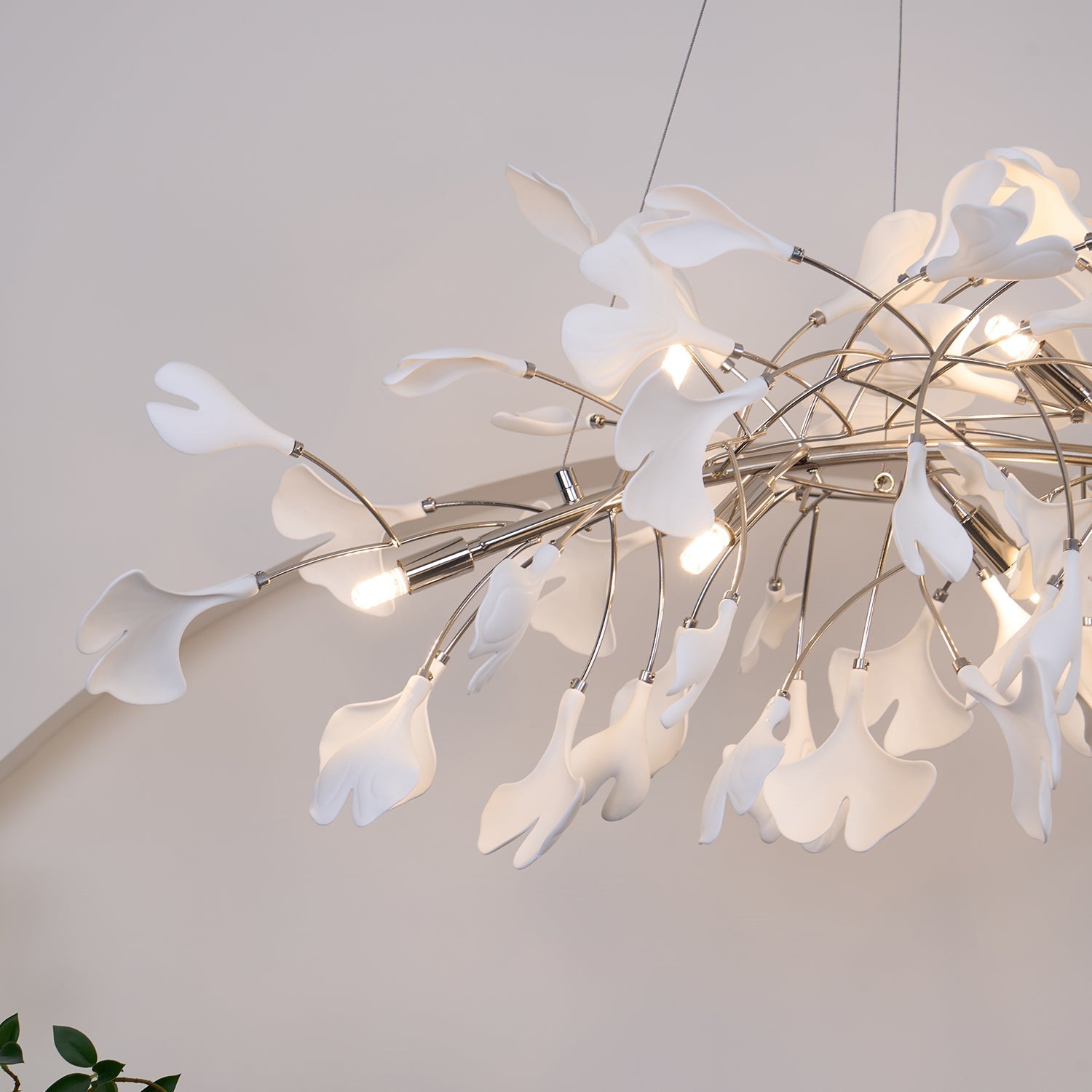 Olivia Lampadario Gingko Stile Art Déco con Foglie Inclinate Verso il Basso