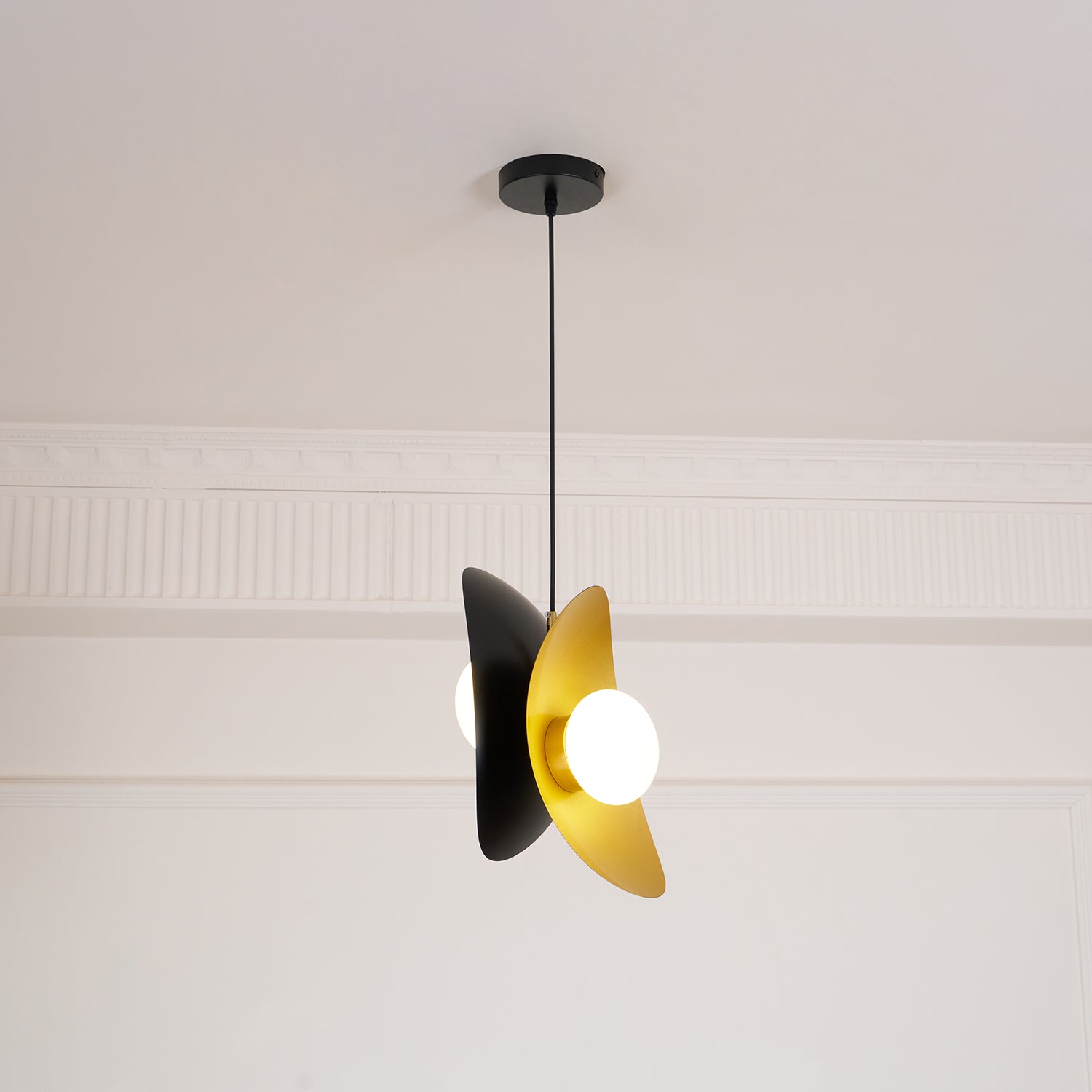 Golden Petal Pendant Lamp - Blowlighting