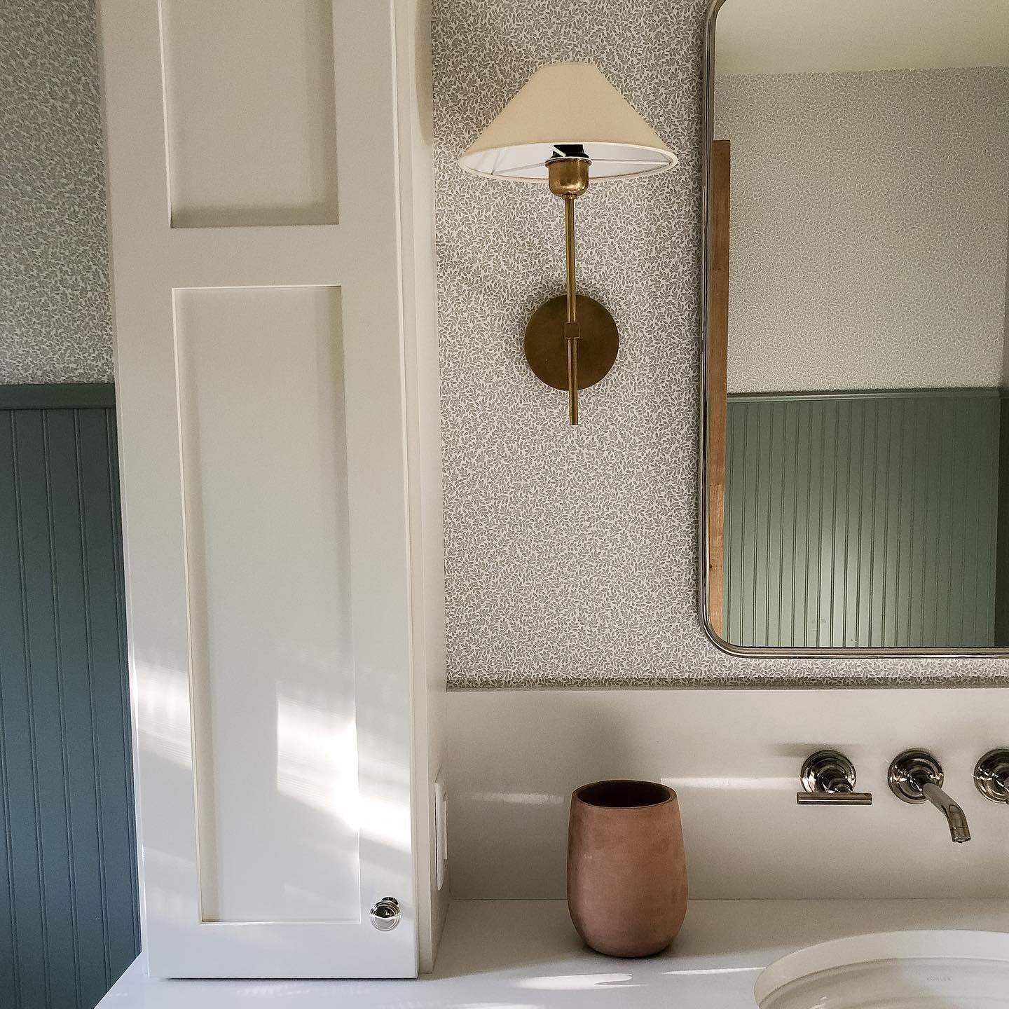 Silva Applique da Parete con Paralume a Cono Bianco in Tessuto