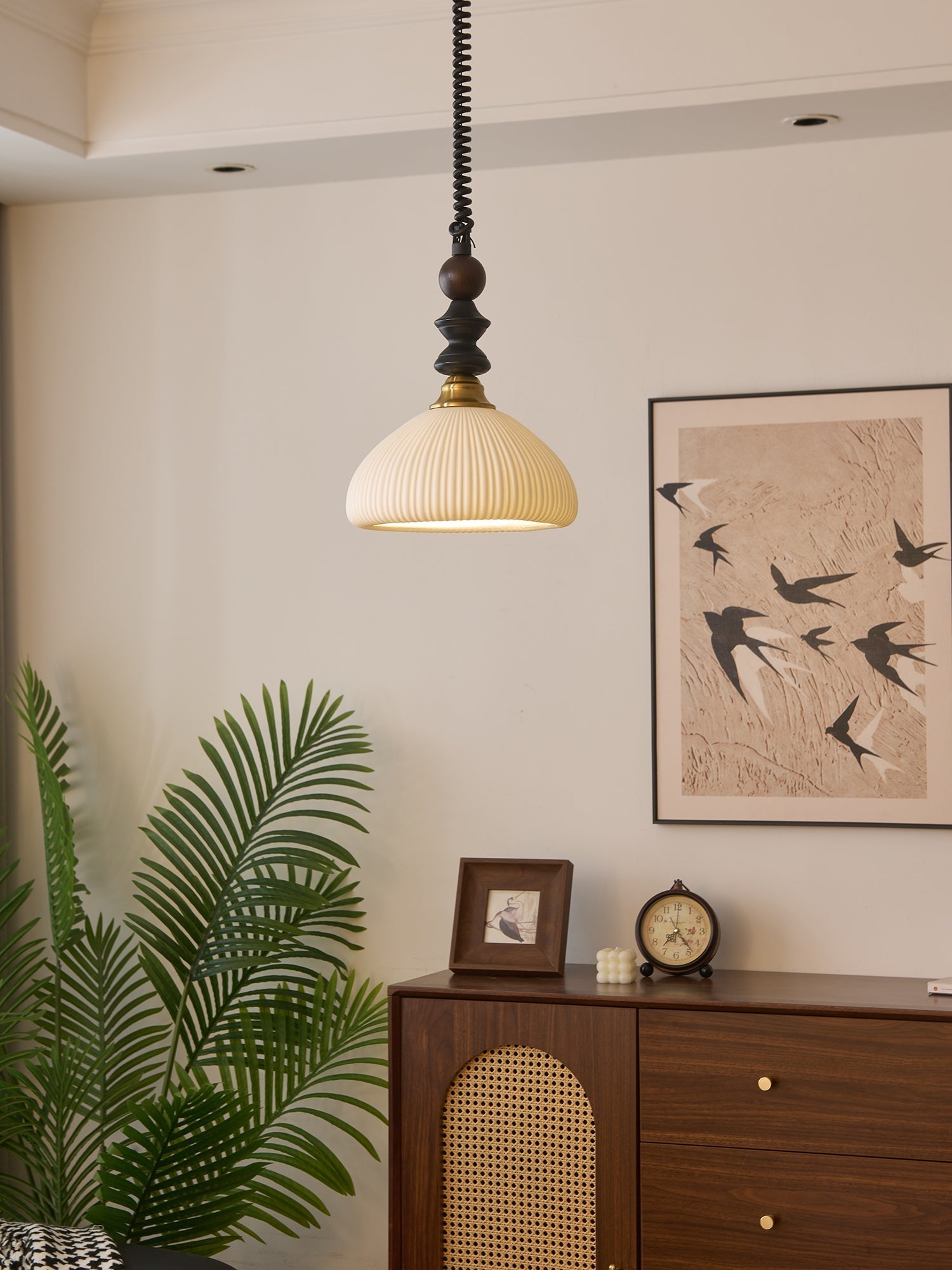 Halcyon Arch Pendant Light - Blowlighting