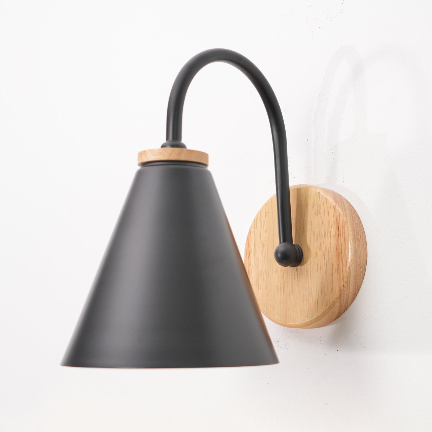 Muto Lampada da Parete in Legno Nordic