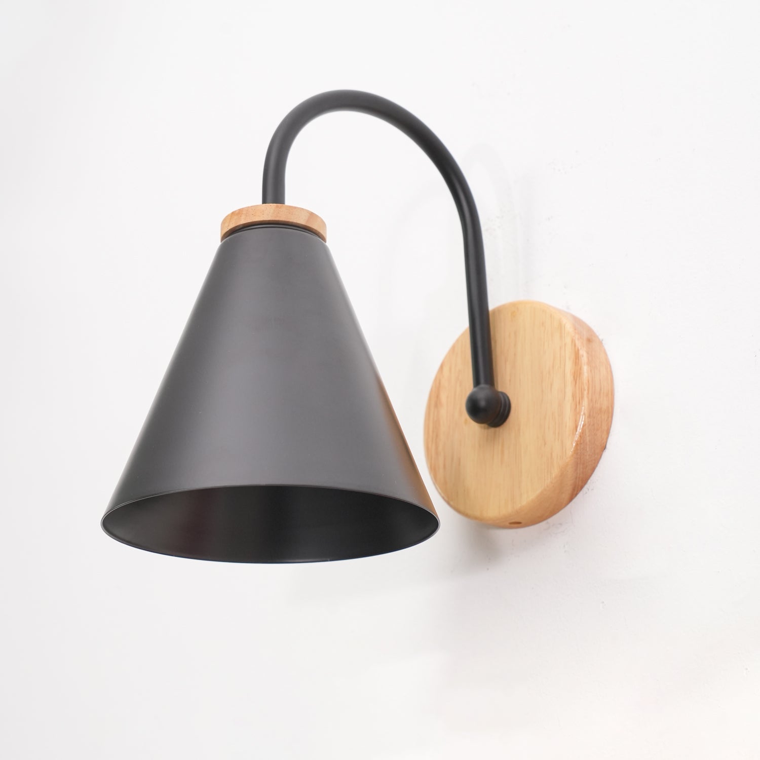 Muto Lampada da Parete in Legno Nordic