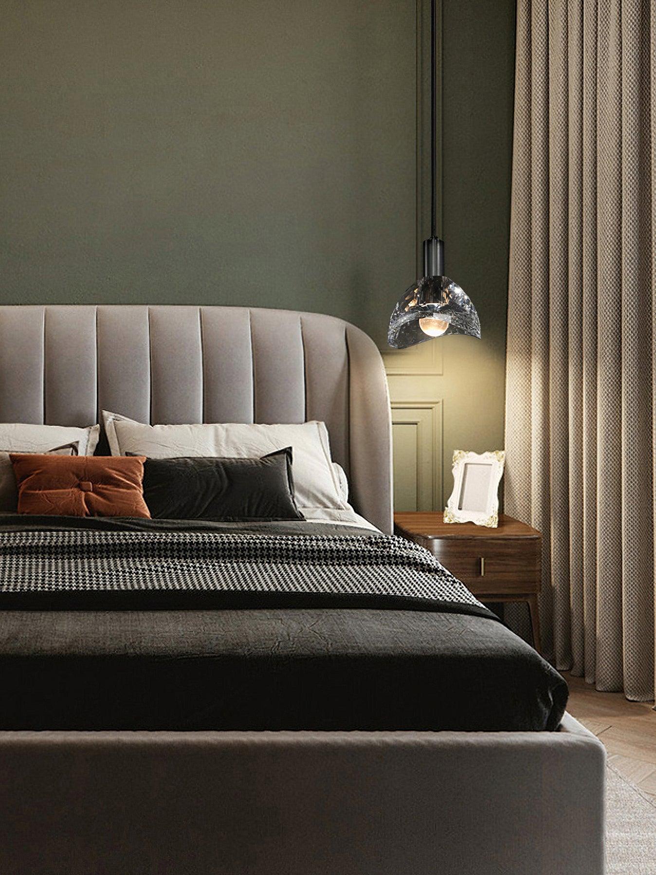 Latham Glass Pendant Lamp - Blowlighting