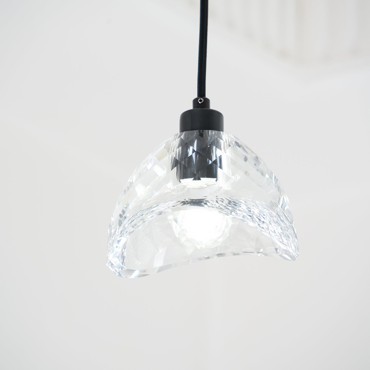 Latham Glass Pendant Lamp - Blowlighting