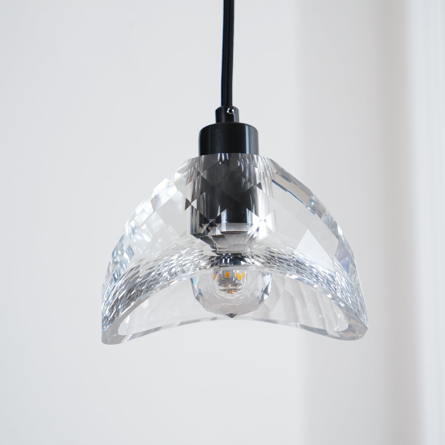 Latham Glass Pendant Lamp - Blowlighting