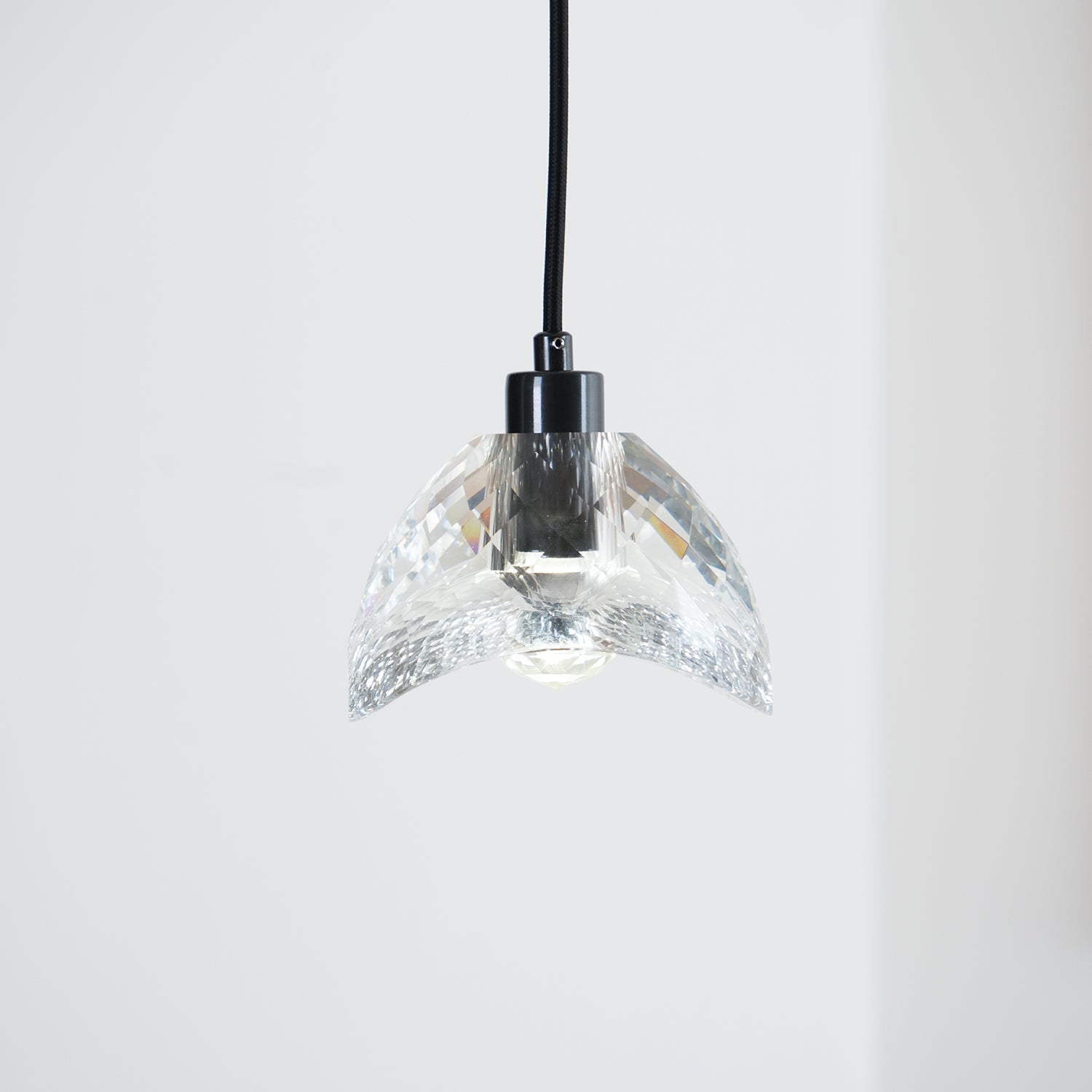 Latham Glass Pendant Lamp - Blowlighting