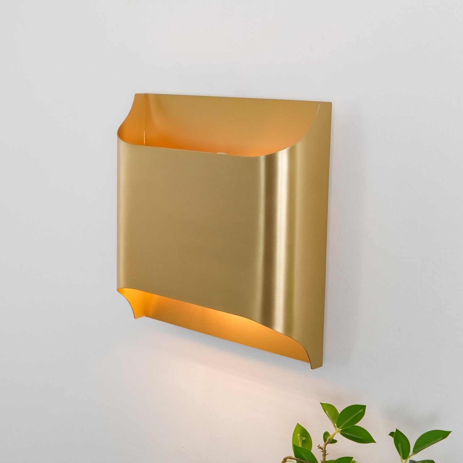 Leclerc Brass Wall Lamp - Blowlighting